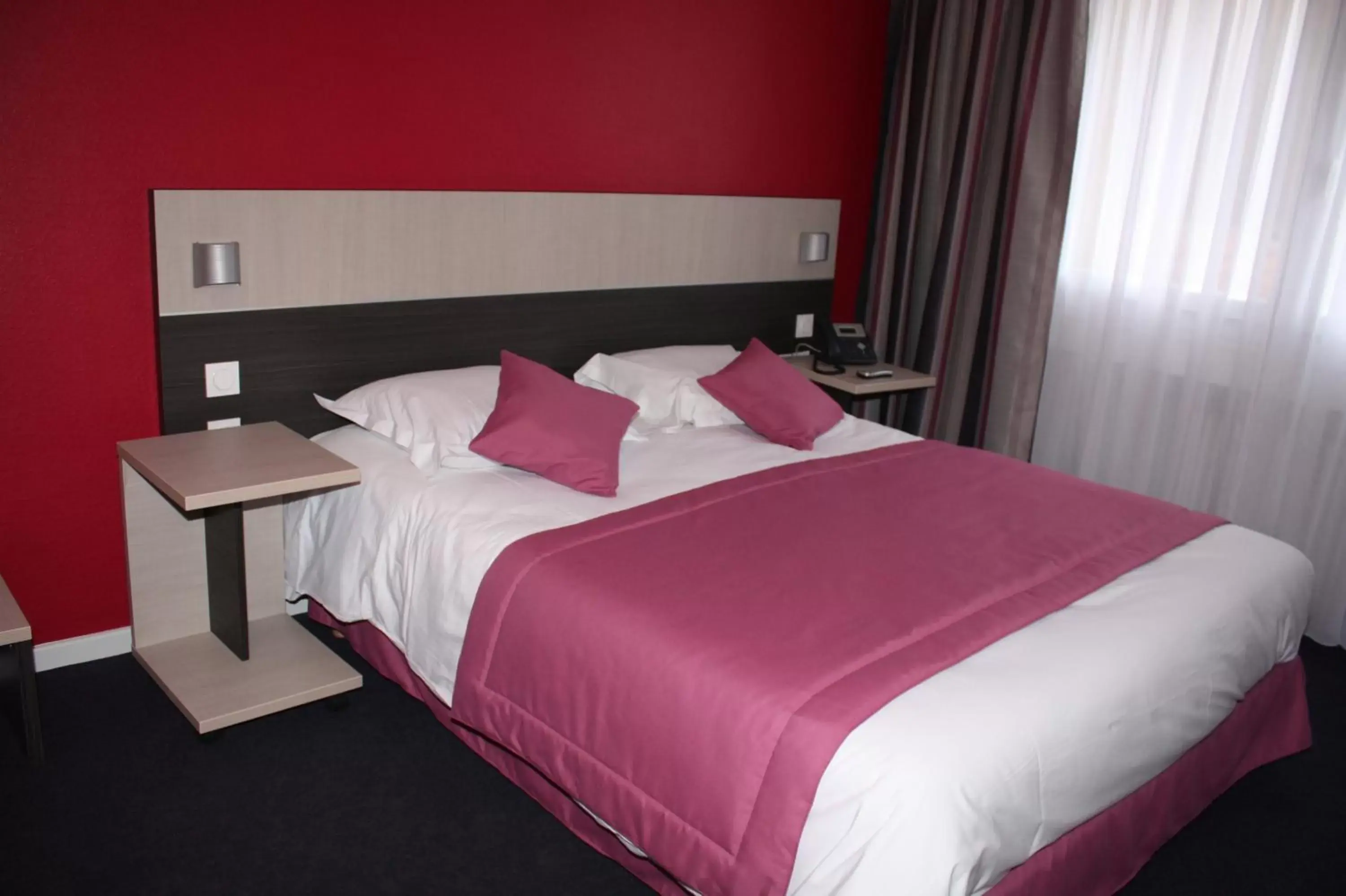 Superior Double Room in Logis Hôtel- Restaurant La Renaissance Superior Double Room in Logis Hôtel- Restaurant La Renaissance