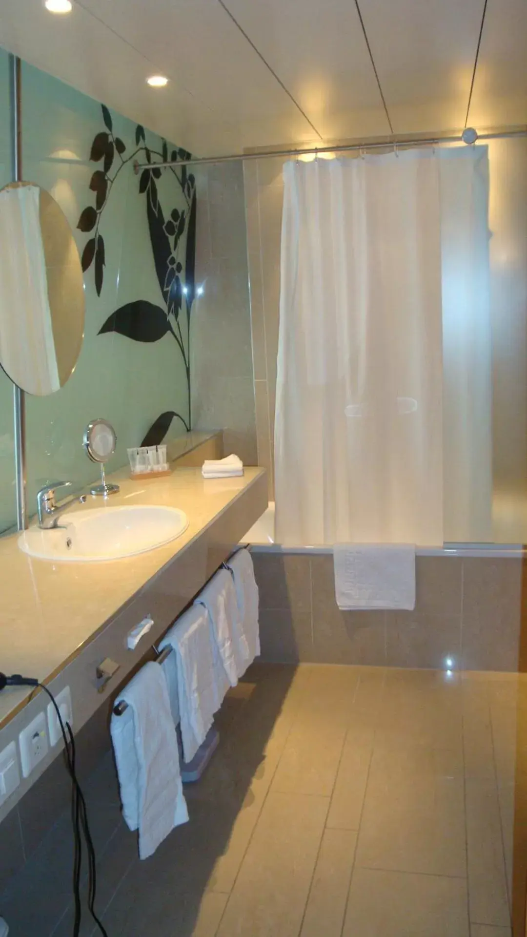 Family Room in Alpha-Palmiers by Fassbind Family Room in Alpha-Palmiers by Fassbind