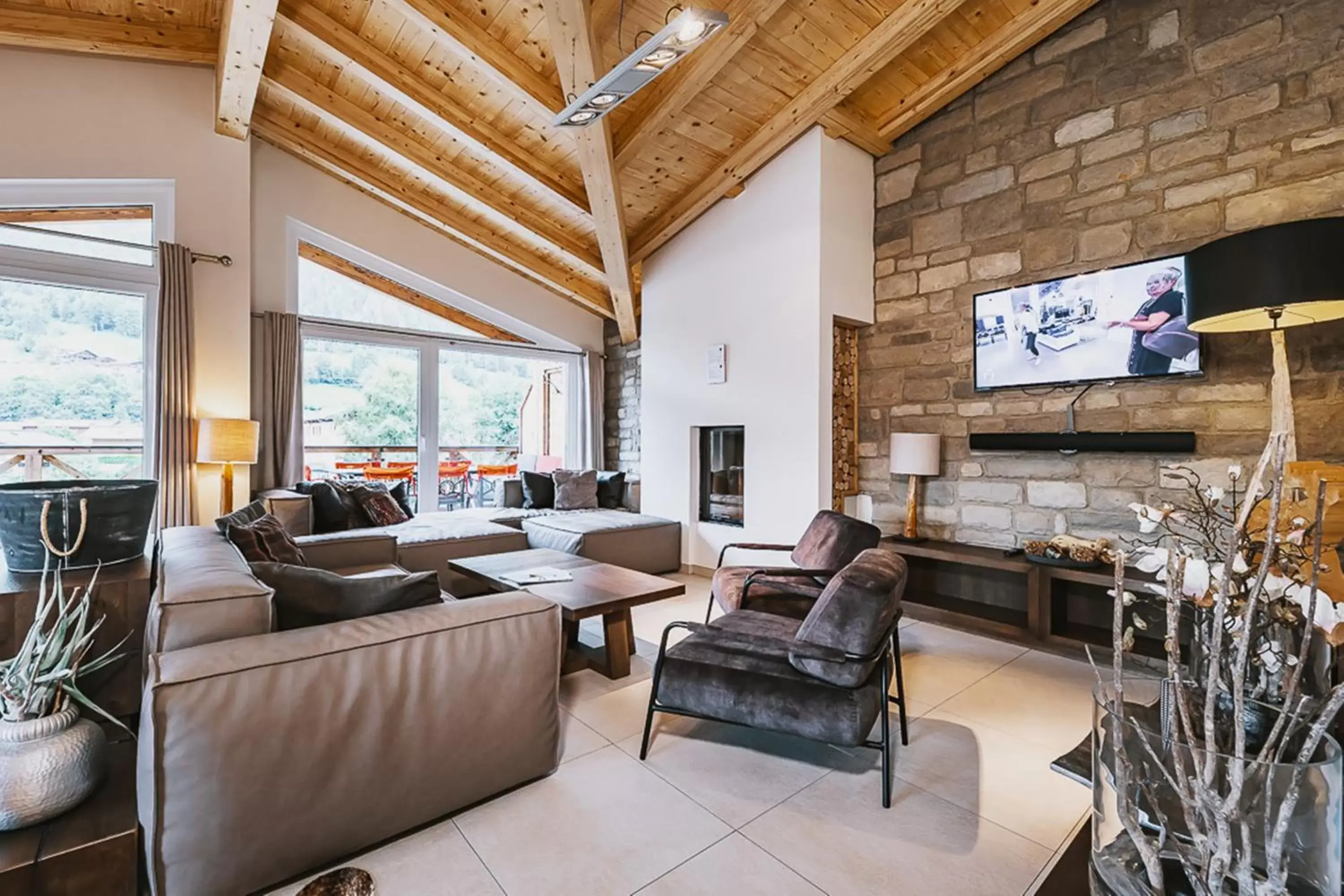 Four-Bedroom Penthouse with Balcony in AvenidA Mountain Lodges Kaprun Four-Bedroom Penthouse with Balcony in AvenidA Mountain Lodges Kaprun