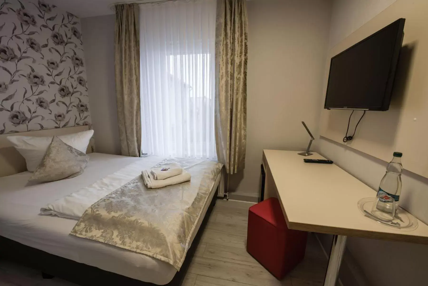 Standard Single Room - single occupancy in Novel Hotel Standard Single Room - single occupancy in Novel Hotel
