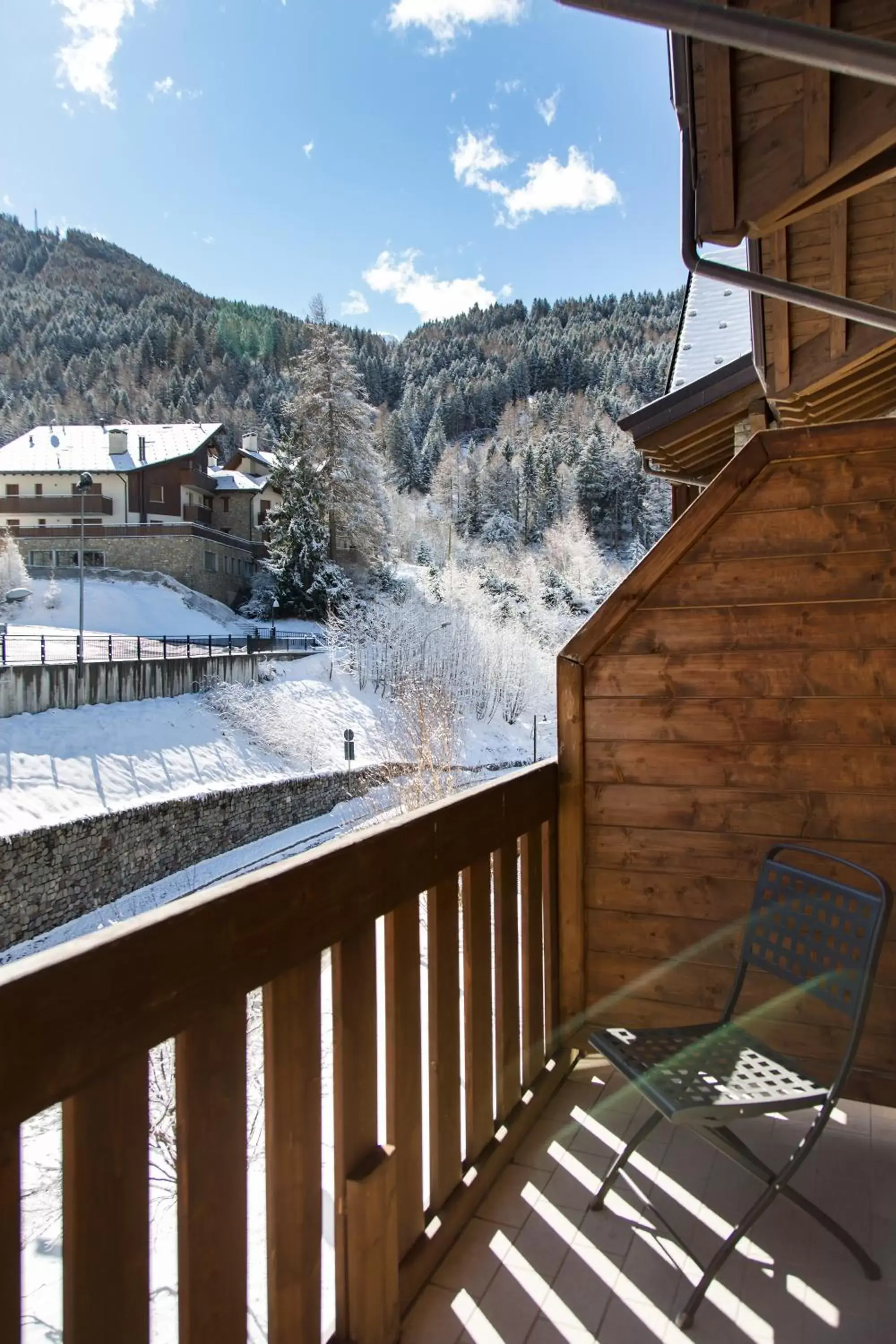 Standard Quadruple Room with Balcony in Blu Hotel Acquaseria Standard Quadruple Room with Balcony in Blu Hotel Acquaseria