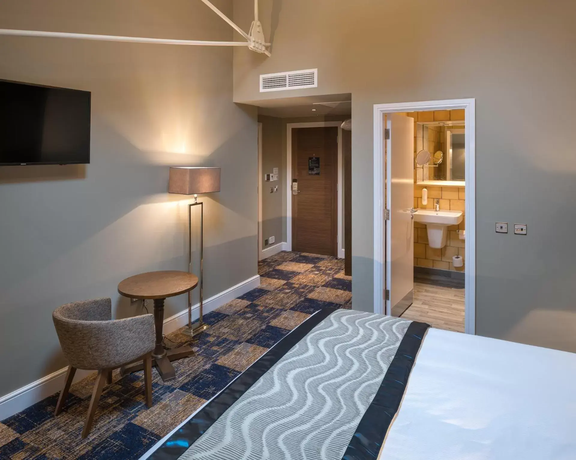 Double or Twin Room in The John Russell Fox Wetherspoon Double or Twin Room in The John Russell Fox Wetherspoon