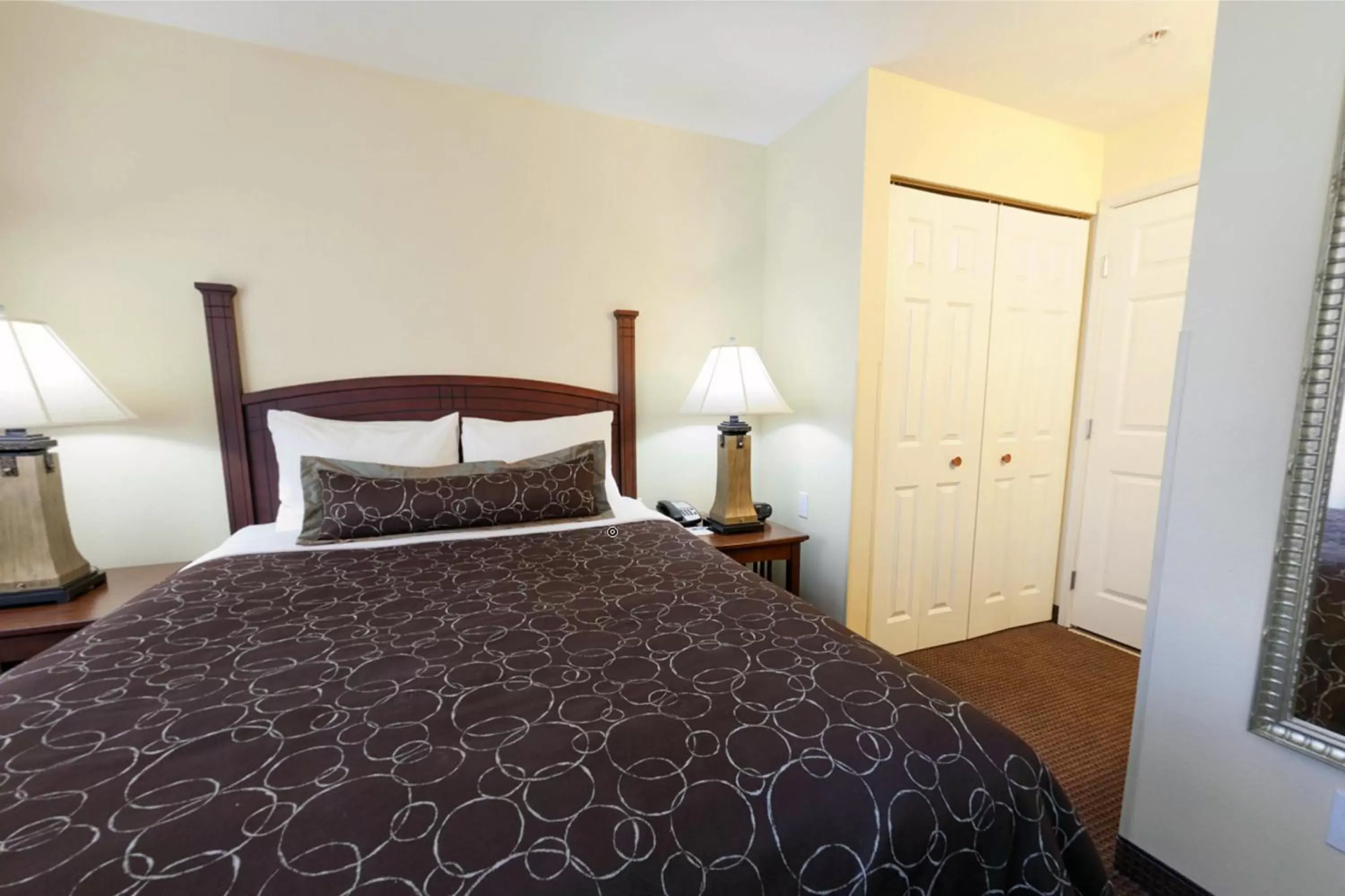 Suite with Shower - Hearing Accessible - Non-Smoking in Staybridge Suites Rocklin - Roseville Area, an IHG Hotel Suite with Shower - Hearing Accessible - Non-Smoking in Staybridge Suites Rocklin - Roseville Area, an IHG Hotel