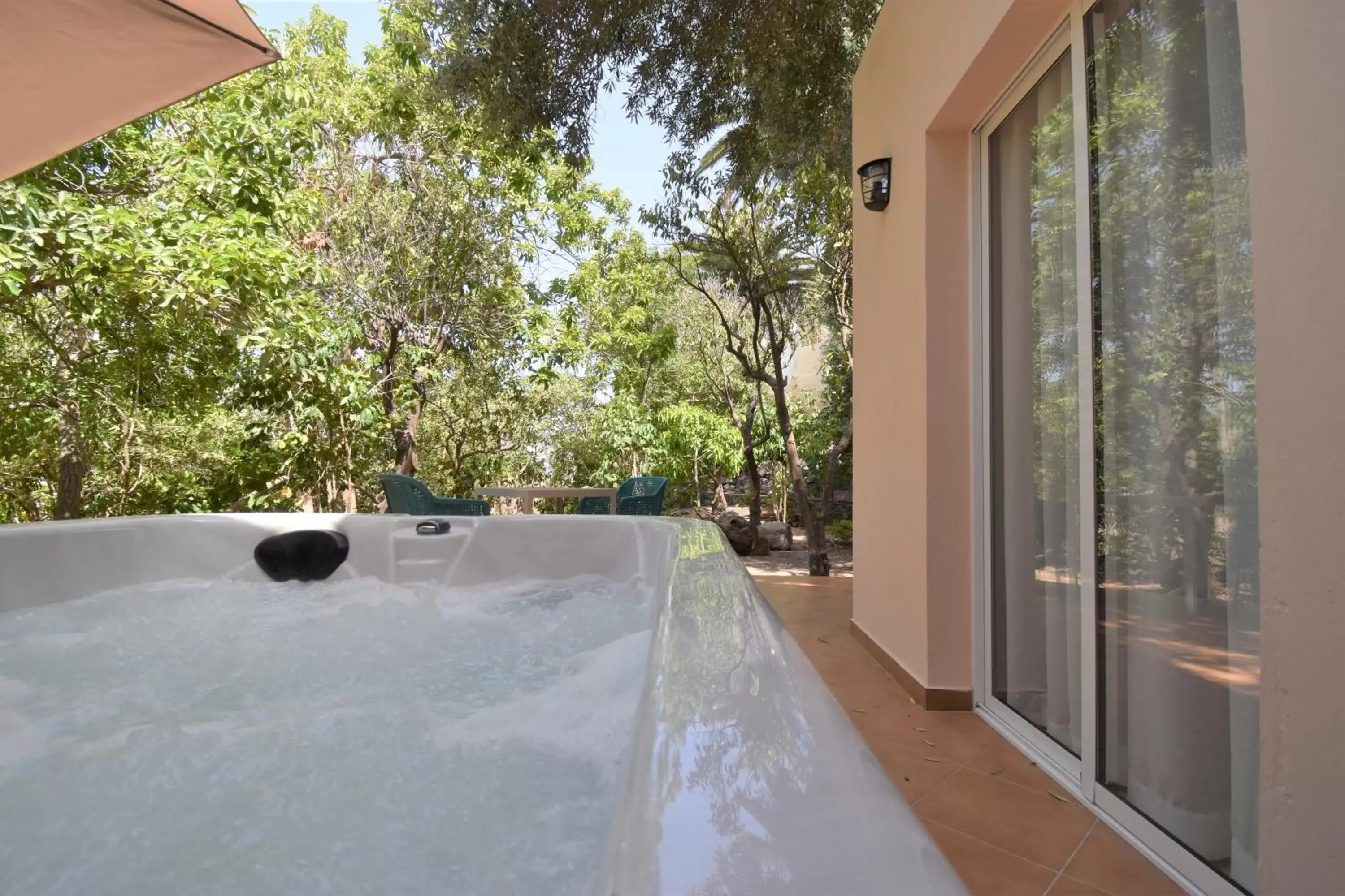 Deluxe Suite with Spa Bath in Villa Nestor Deluxe Suite with Spa Bath in Villa Nestor