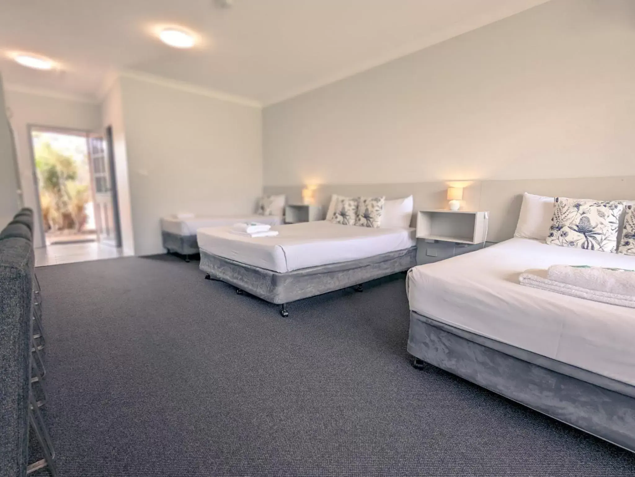 Family Room in Island Palms Motor Inn Family Room in Island Palms Motor Inn