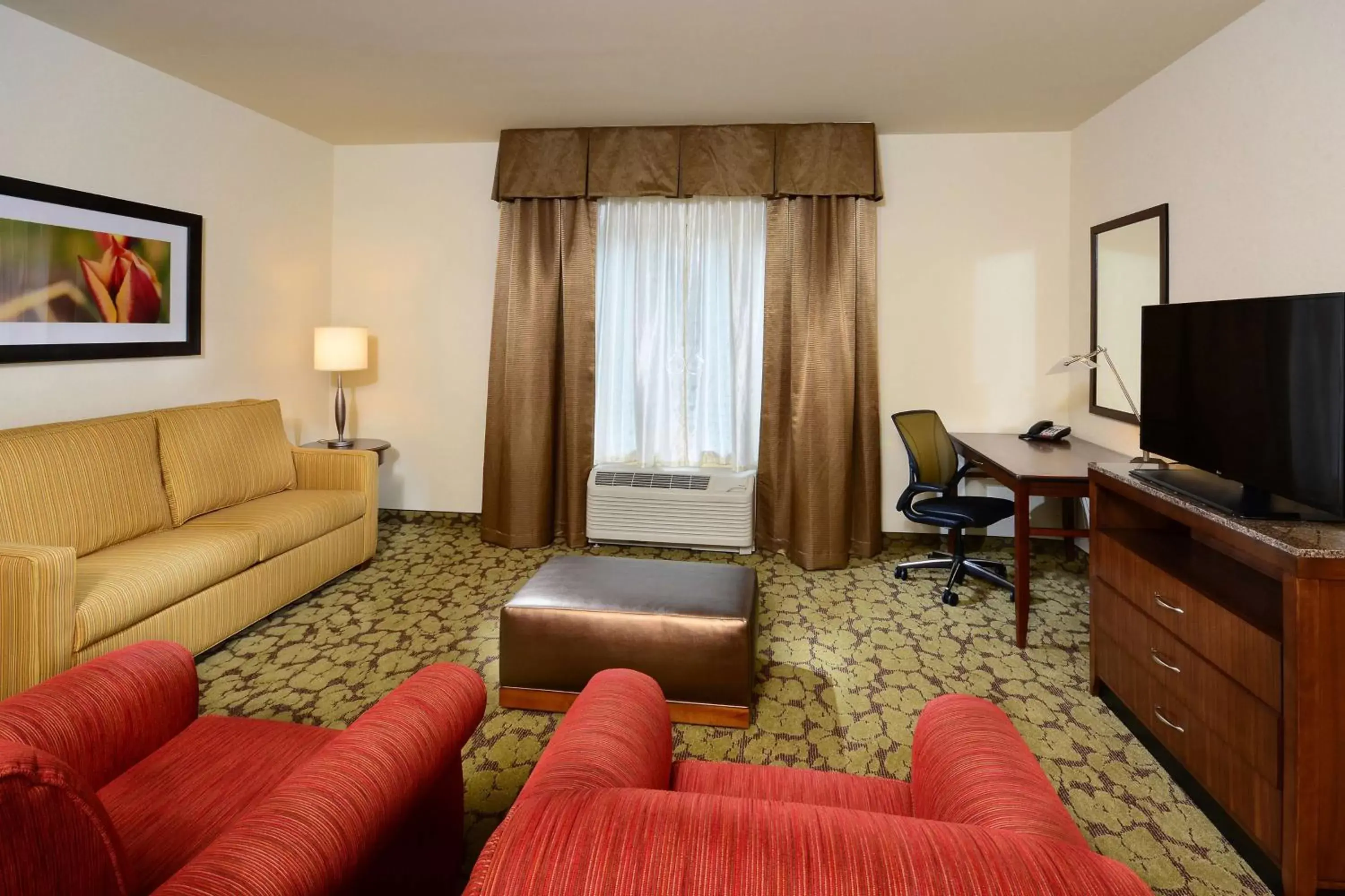 One-Bedroom King Suite - Hearing Access in Hilton Garden Inn Greensboro Airport One-Bedroom King Suite - Hearing Access in Hilton Garden Inn Greensboro Airport