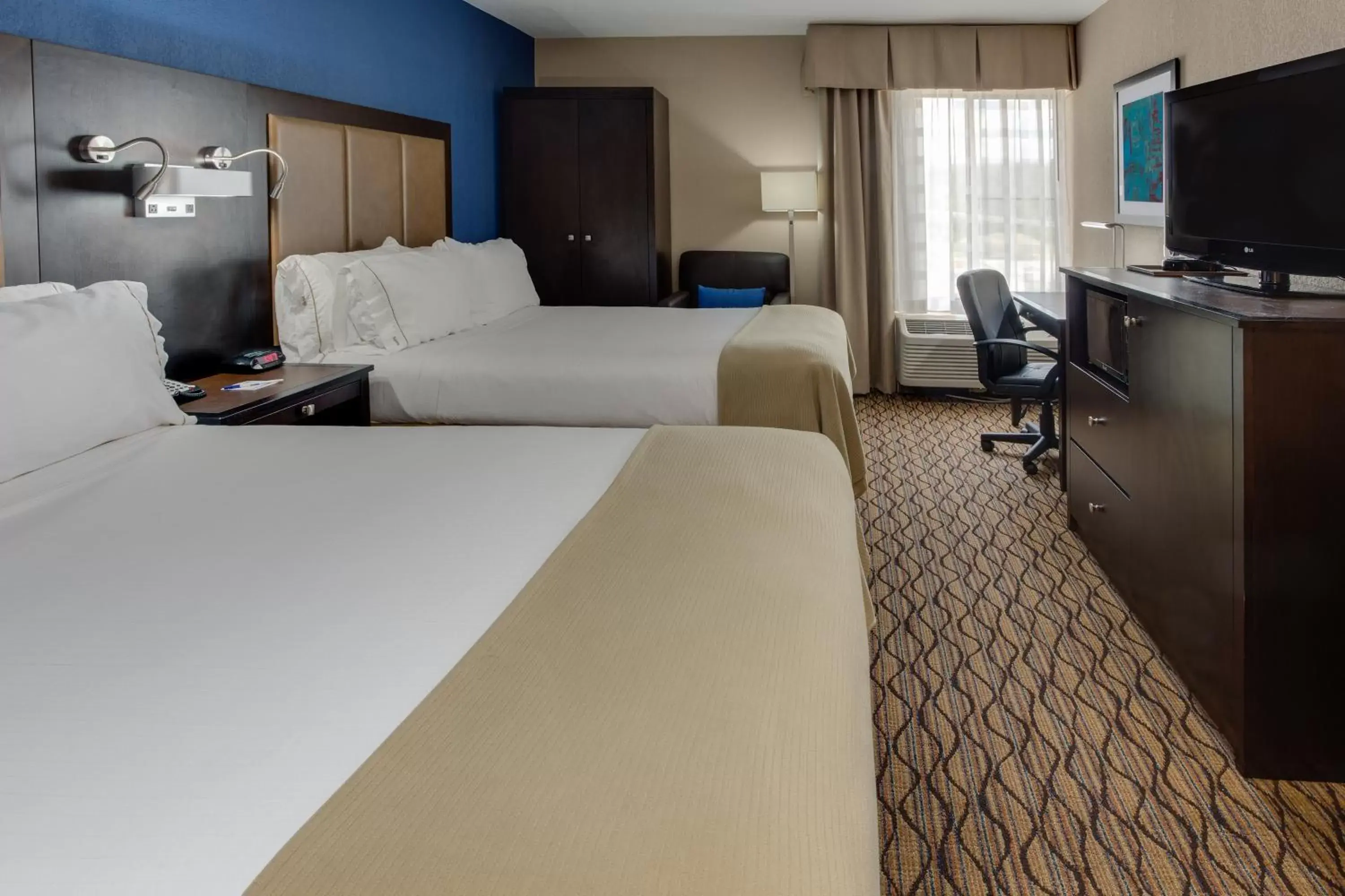 Queen Room with Two Queen Beds - Disability Access in Holiday Inn Express Hunt Valley by IHG Queen Room with Two Queen Beds - Disability Access in Holiday Inn Express Hunt Valley by IHG