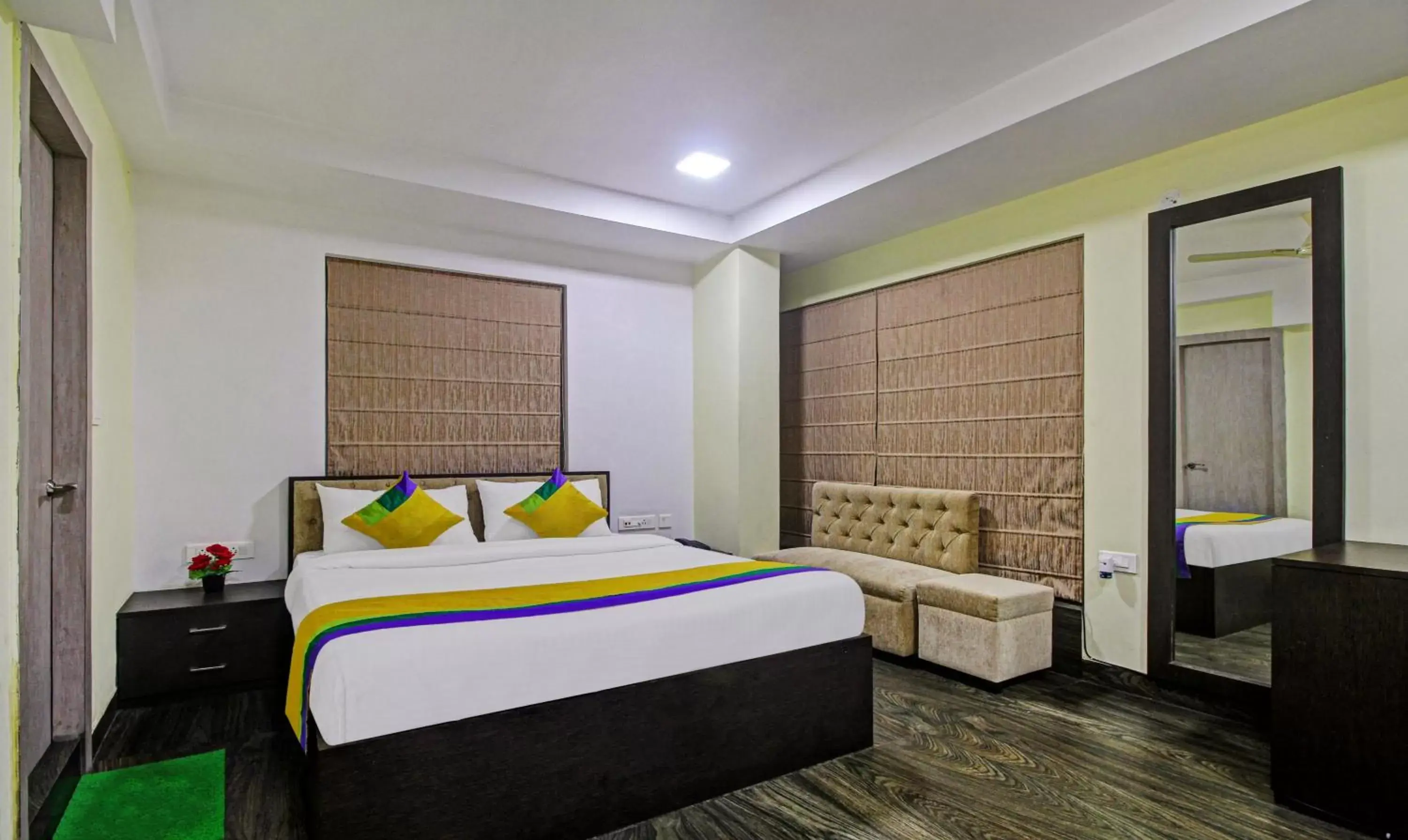 Itsy Hotels Reotel Near Rabindra Sarobar Itsy Hotels Reotel Near Rabindra Sarobar