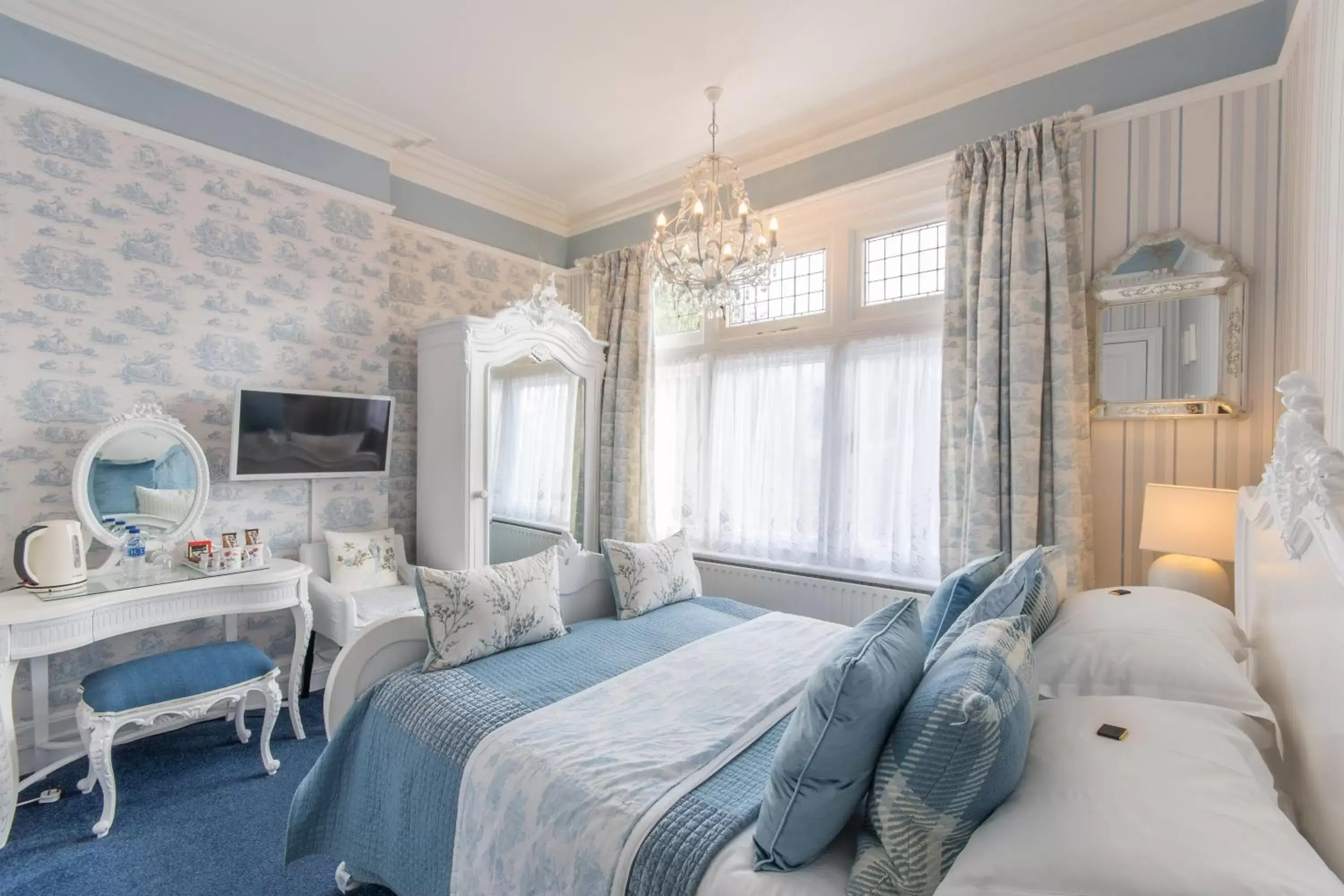 Double King Room in Grovefield Manor Double King Room in Grovefield Manor