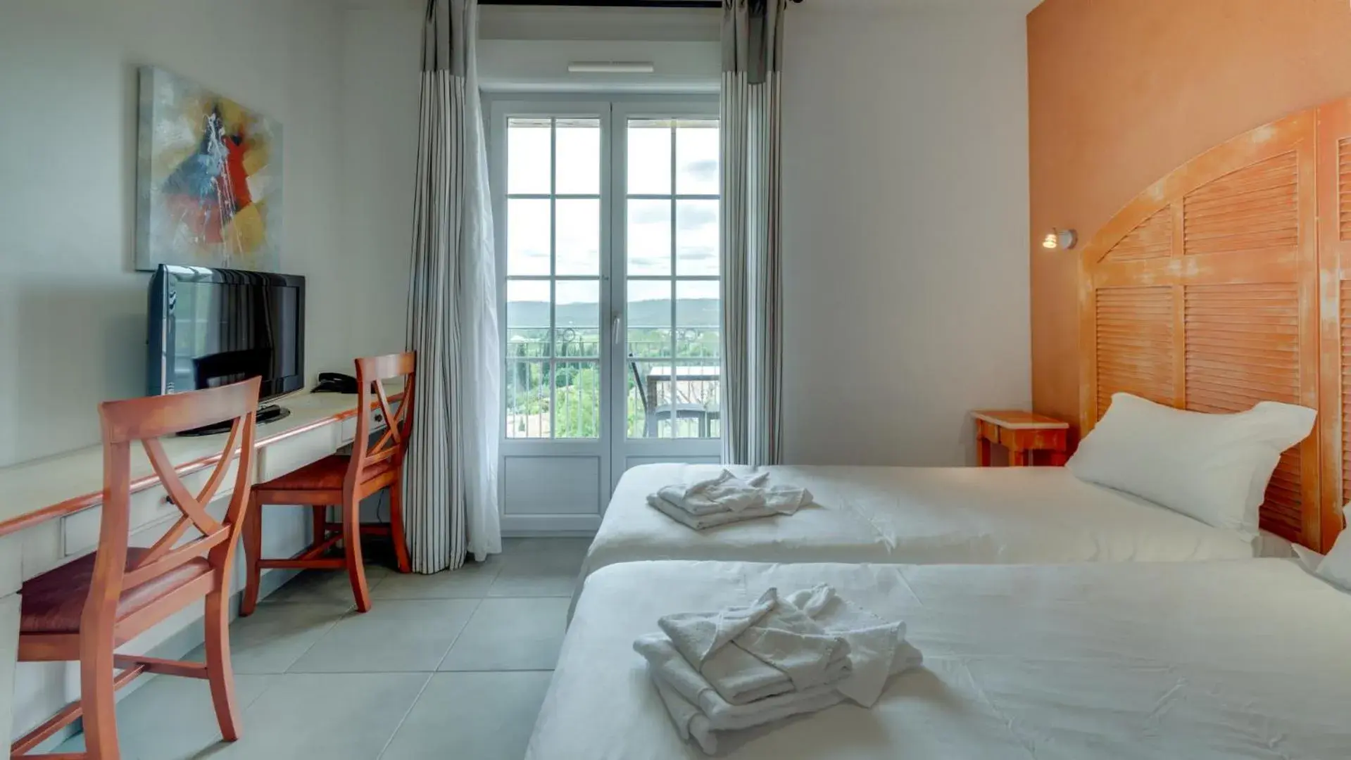 Double or Twin Room with Balcony in Vacancéole – Le Domaine de Camiole Double or Twin Room with Balcony in Vacancéole – Le Domaine de Camiole