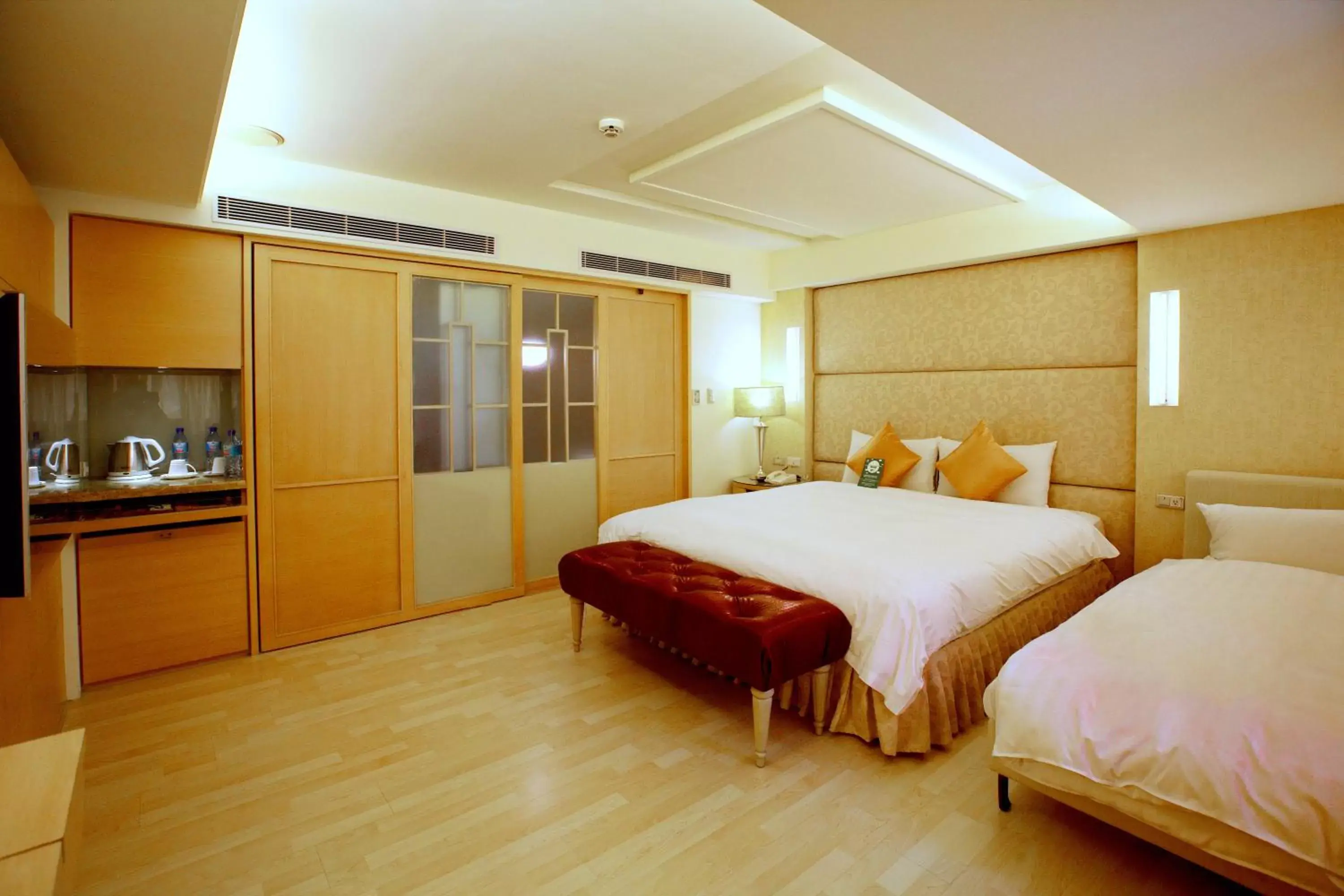 Superior Triple Room in Shin Yuan Celeb Metro Hotel Superior Triple Room in Shin Yuan Celeb Metro Hotel