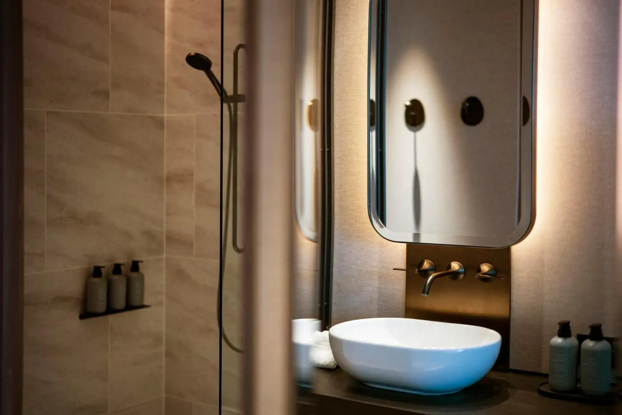 Deluxe King Room with One King Bed and City View in Hotel Toranomon Hills, The Unbound Collection By Hyatt Deluxe King Room with One King Bed and City View in Hotel Toranomon Hills, The Unbound Collection By Hyatt