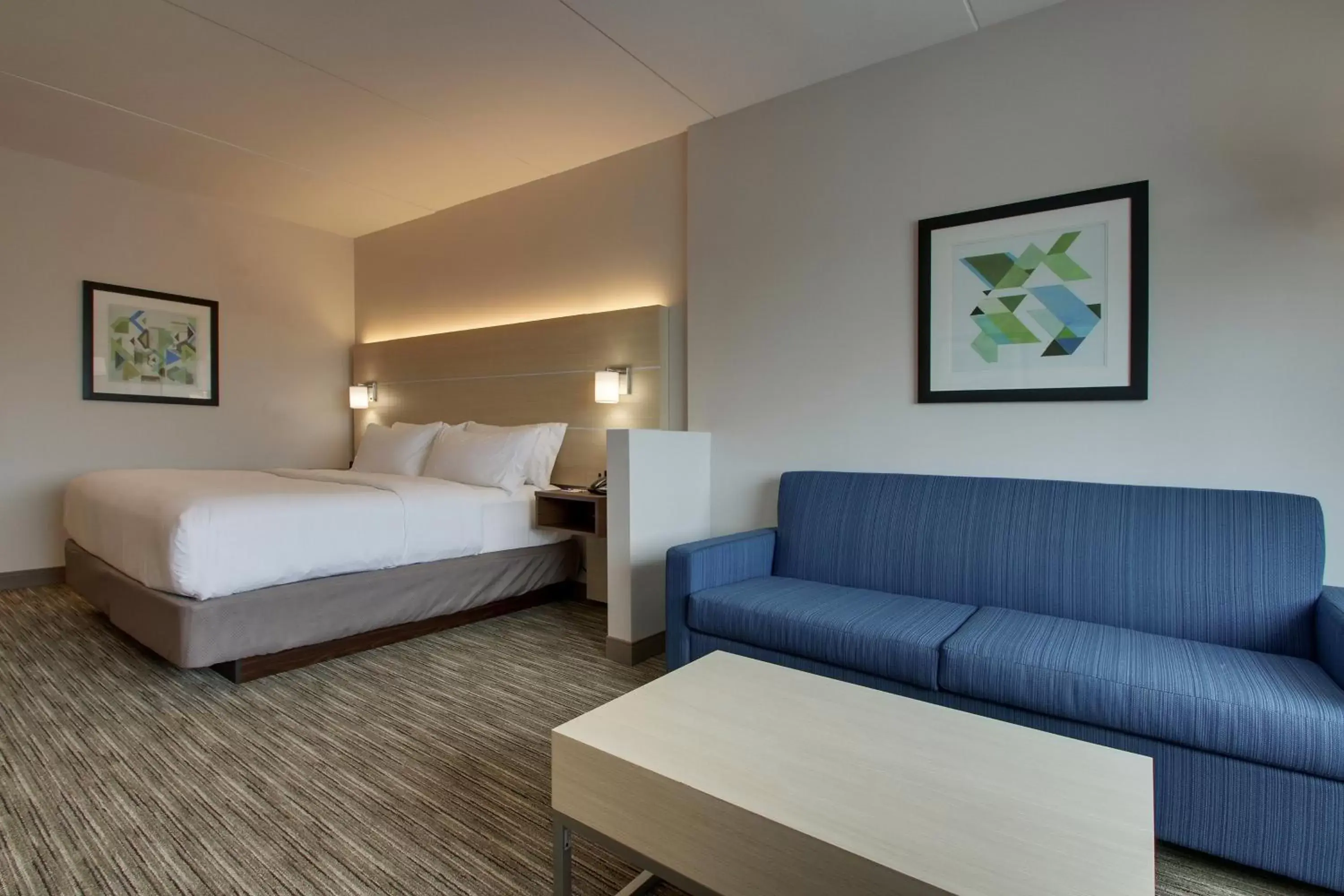King Suite in Holiday Inn Express & Suites - Elizabethtown North by IHG King Suite in Holiday Inn Express & Suites - Elizabethtown North by IHG