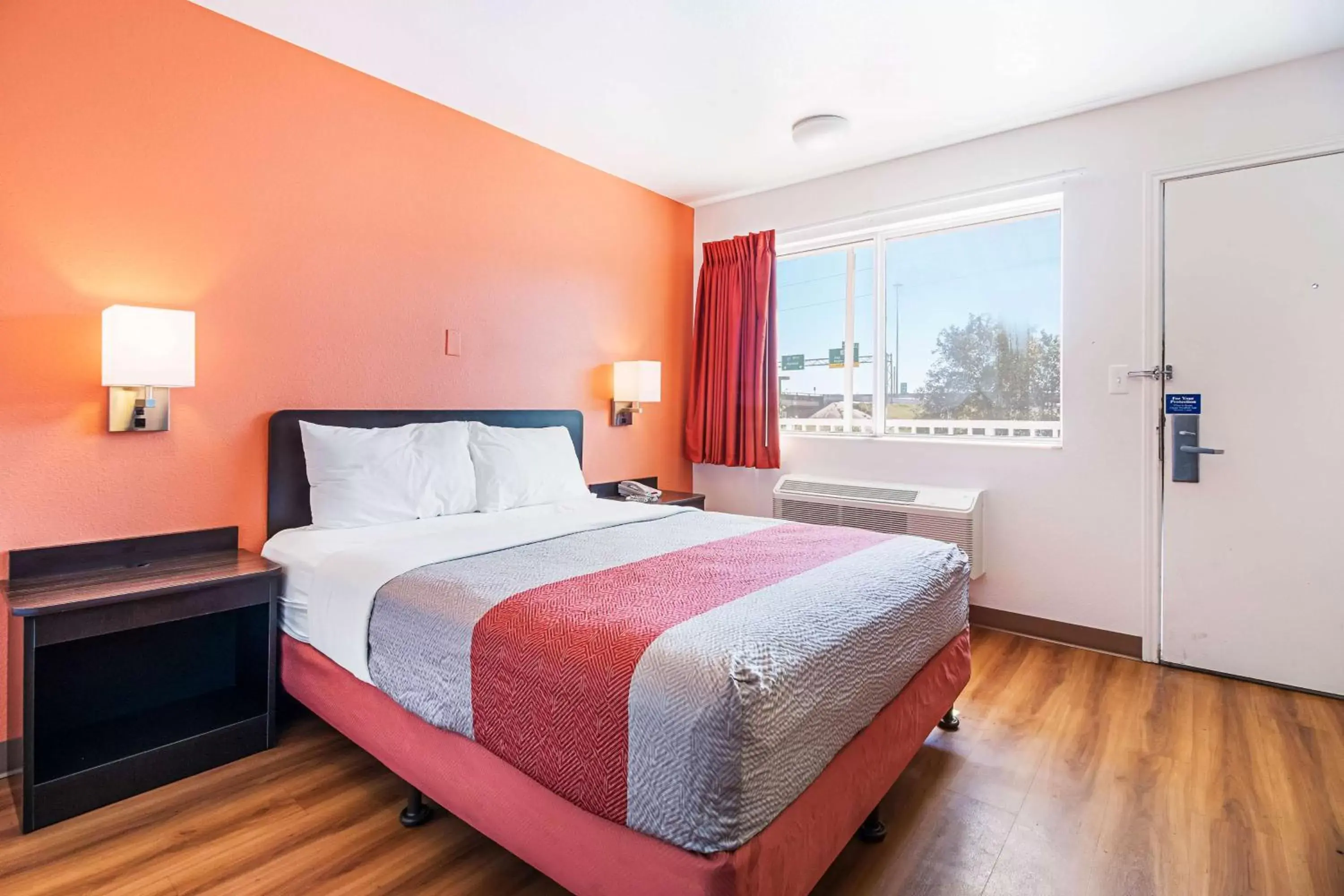 Queen Room in Motel 6-Corpus Christi, TX - Northwest Queen Room in Motel 6-Corpus Christi, TX - Northwest