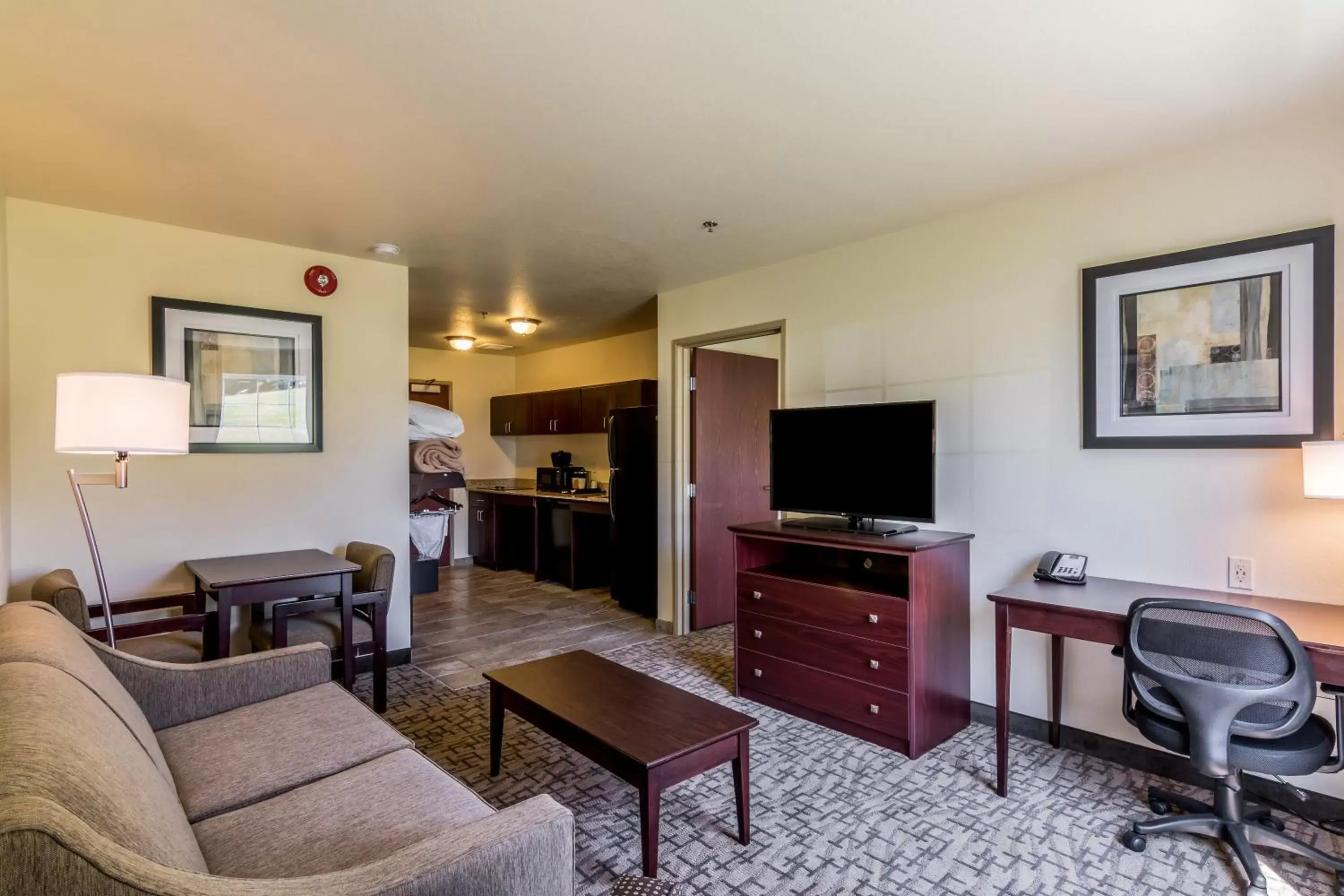 Family Room - Disability Access in Cobblestone Inn & Suites - Barron Family Room - Disability Access in Cobblestone Inn & Suites - Barron