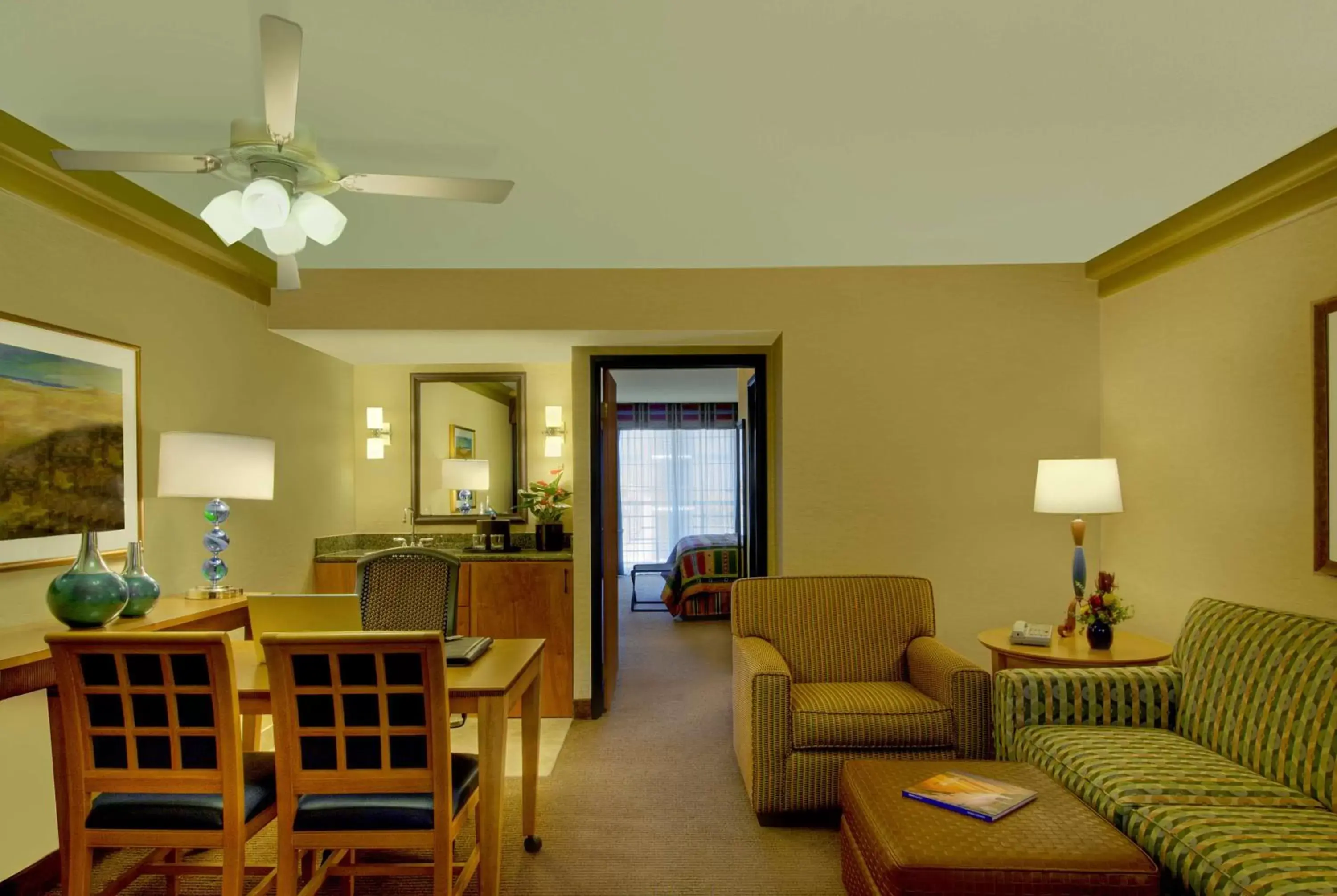 King Suite in Embassy Suites by Hilton Phoenix Biltmore King Suite in Embassy Suites by Hilton Phoenix Biltmore