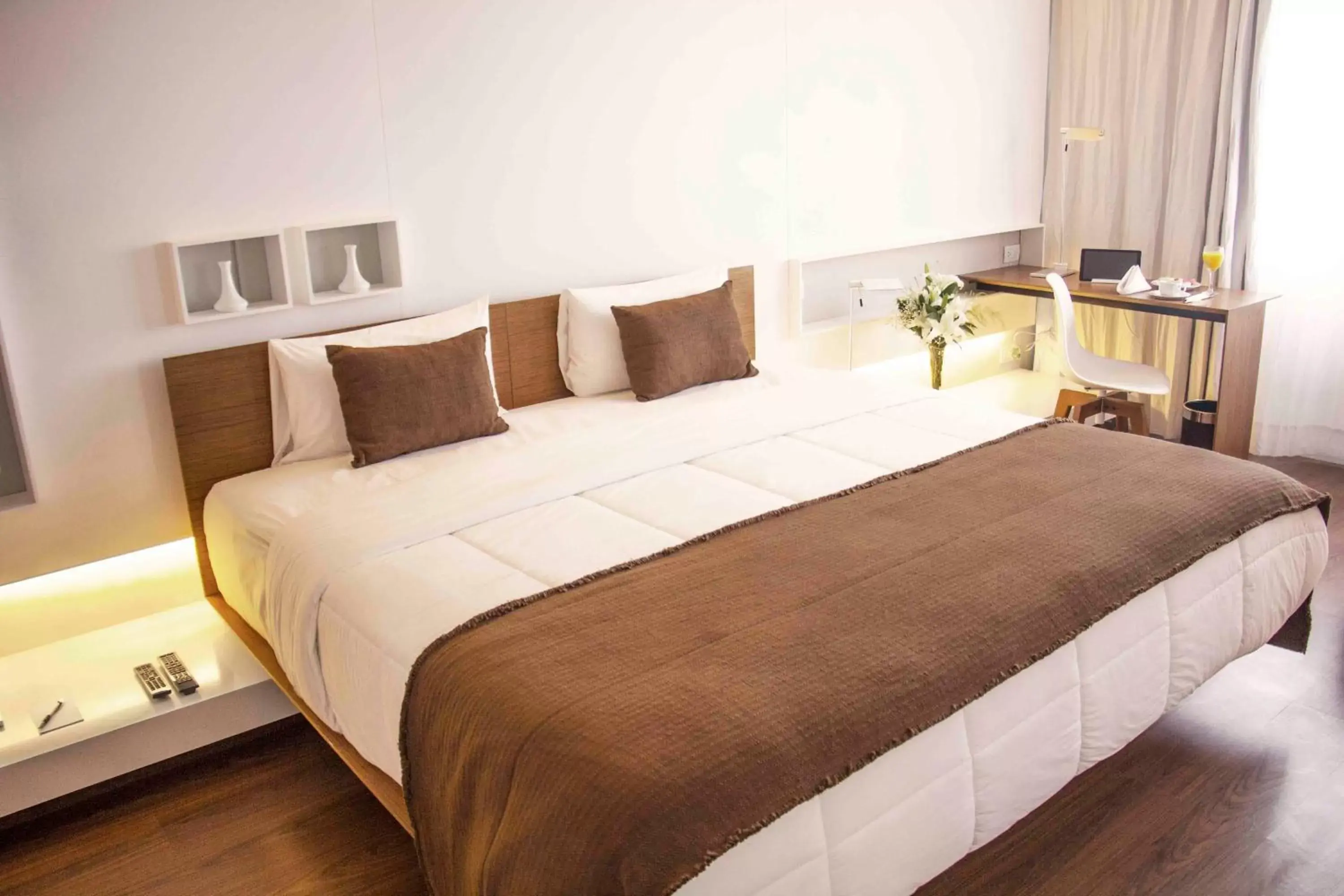 King Room in Esplendor by Wyndham Asuncion King Room in Esplendor by Wyndham Asuncion