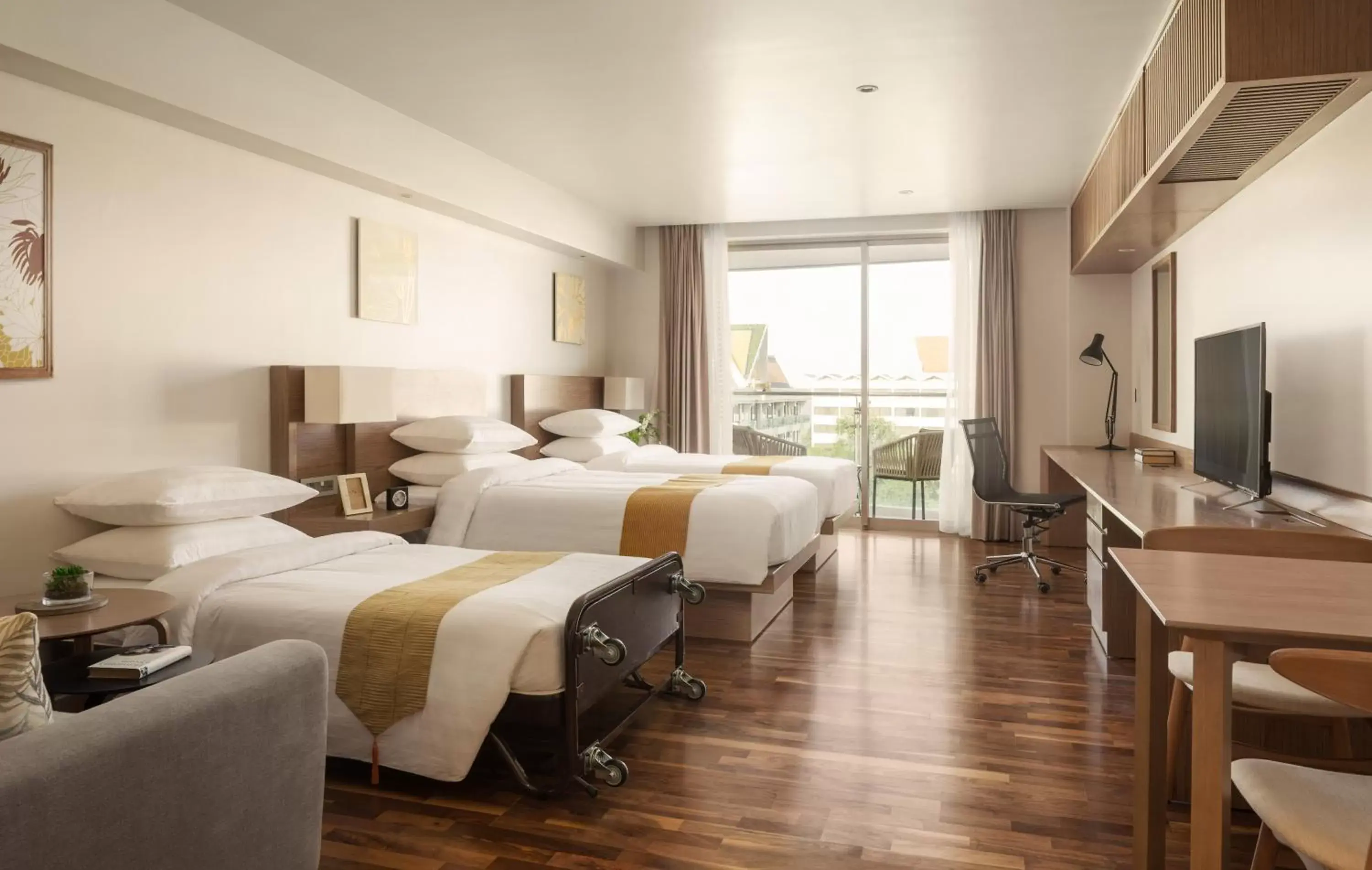 Standard Triple Room in Hotel Emion Phnom Penh Standard Triple Room in Hotel Emion Phnom Penh