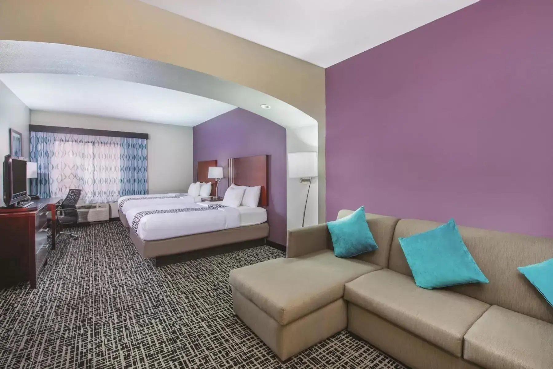 Deluxe Suite with Two Queen Beds - Non-Smoking in La Quinta by Wyndham Oklahoma City -Yukon Deluxe Suite with Two Queen Beds - Non-Smoking in La Quinta by Wyndham Oklahoma City -Yukon