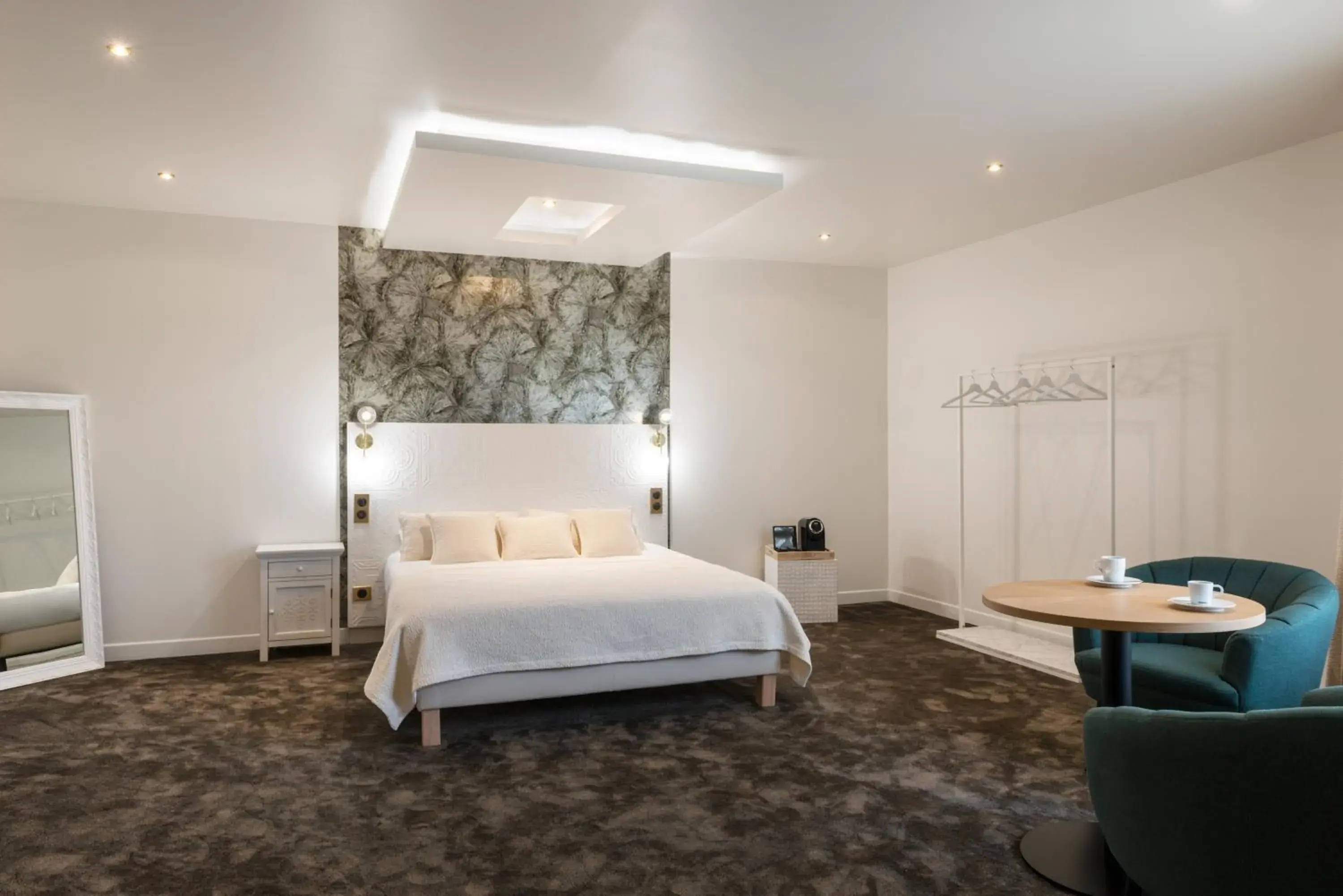 Suite in The Originals Boutique, Parc Hôtel, Orléans Sud Suite in The Originals Boutique, Parc Hôtel, Orléans Sud