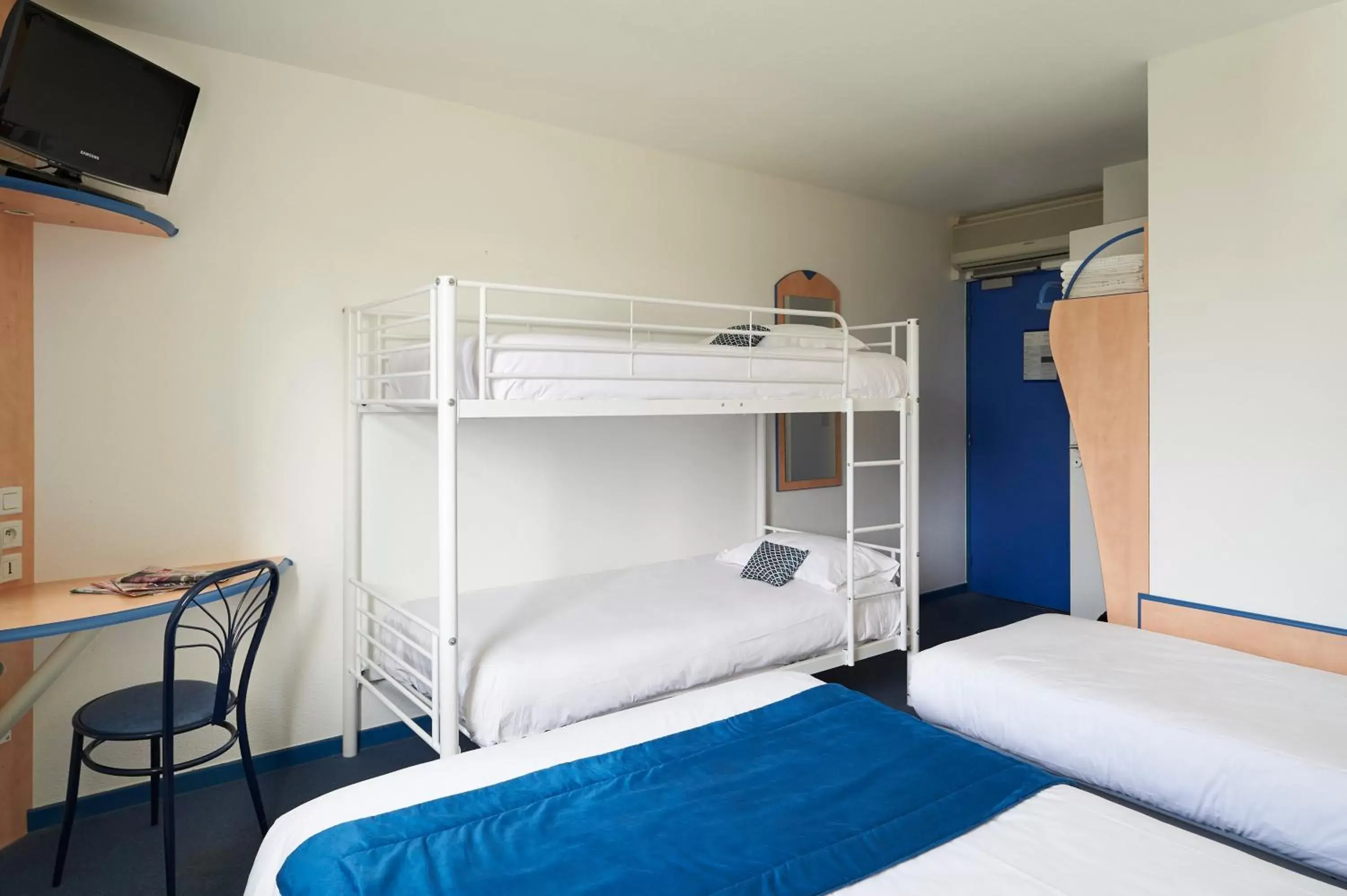 Family Room in Atena Bordeaux Sud Est Créon - Vélo Friendly Family Room in Atena Bordeaux Sud Est Créon - Vélo Friendly