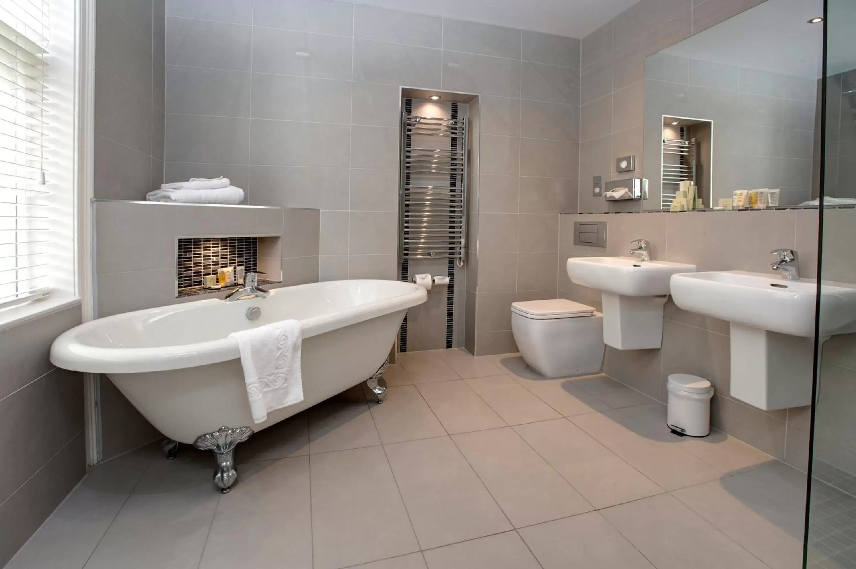 Deluxe King Room - Non-Smoking in The Craiglands Hotel Sure Hotel Collection by Best Western Deluxe King Room - Non-Smoking in The Craiglands Hotel Sure Hotel Collection by Best Western