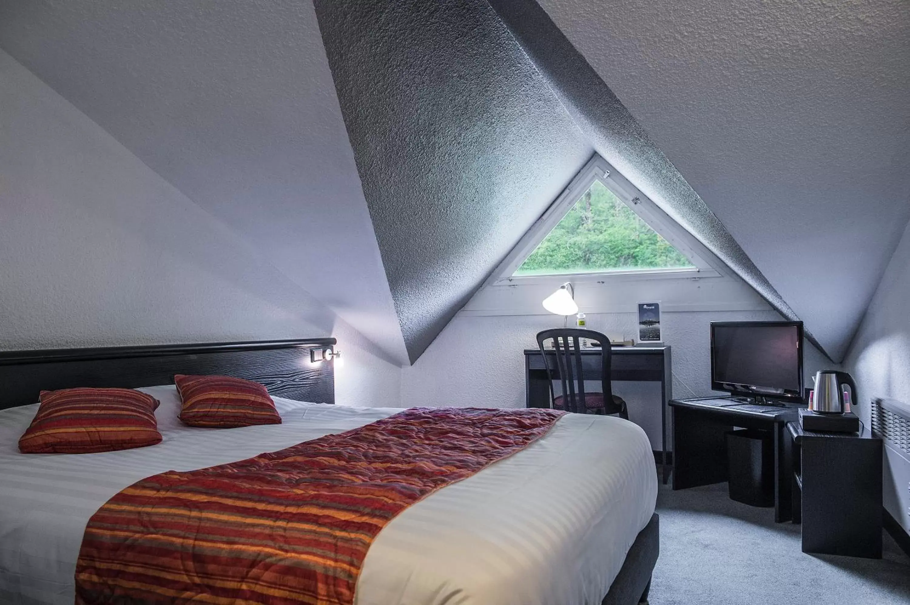 Attic Economy Double Room in Logis Murtel Attic Economy Double Room in Logis Murtel