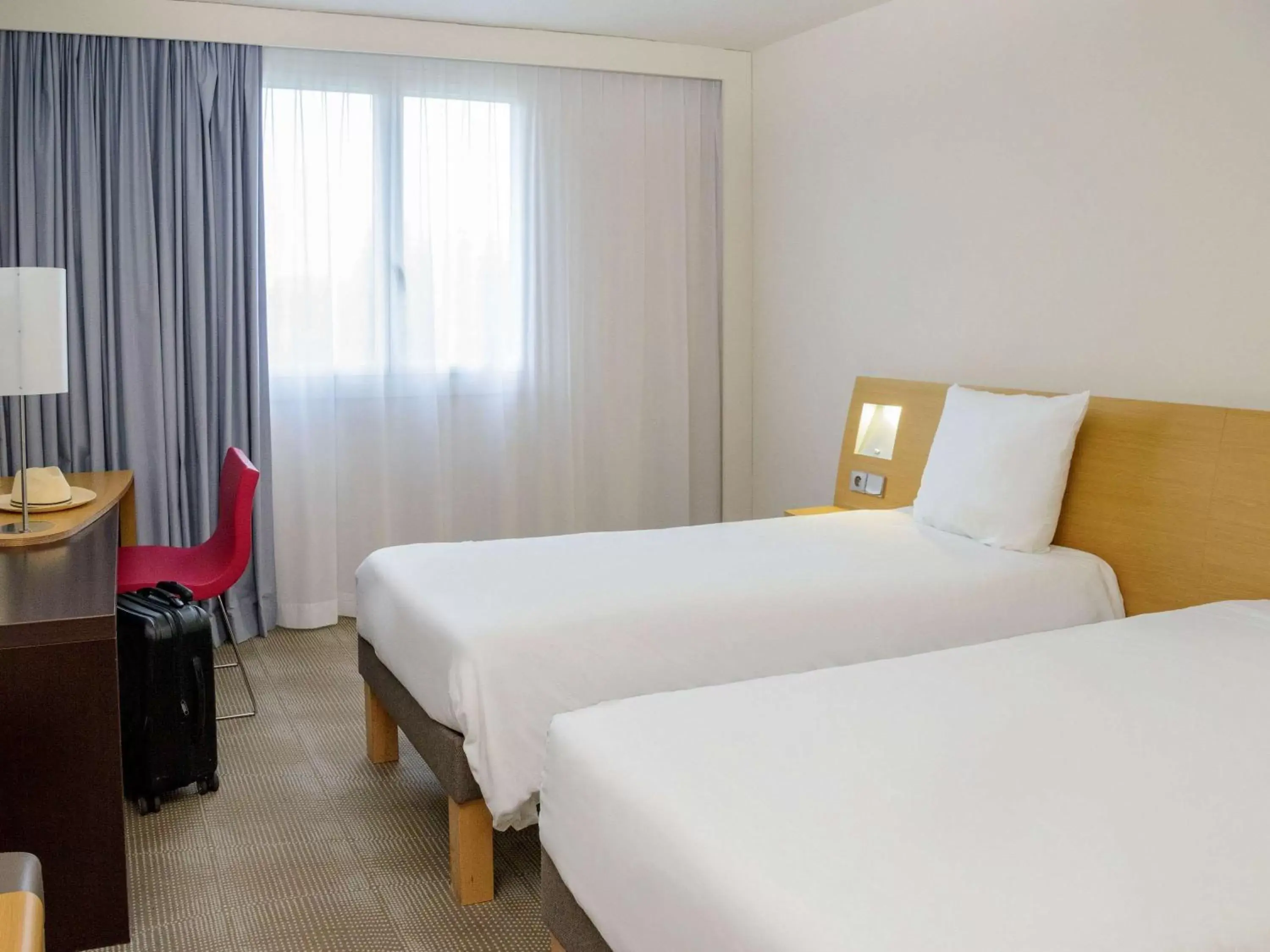 Twin Room in Novotel Bayeux Twin Room in Novotel Bayeux