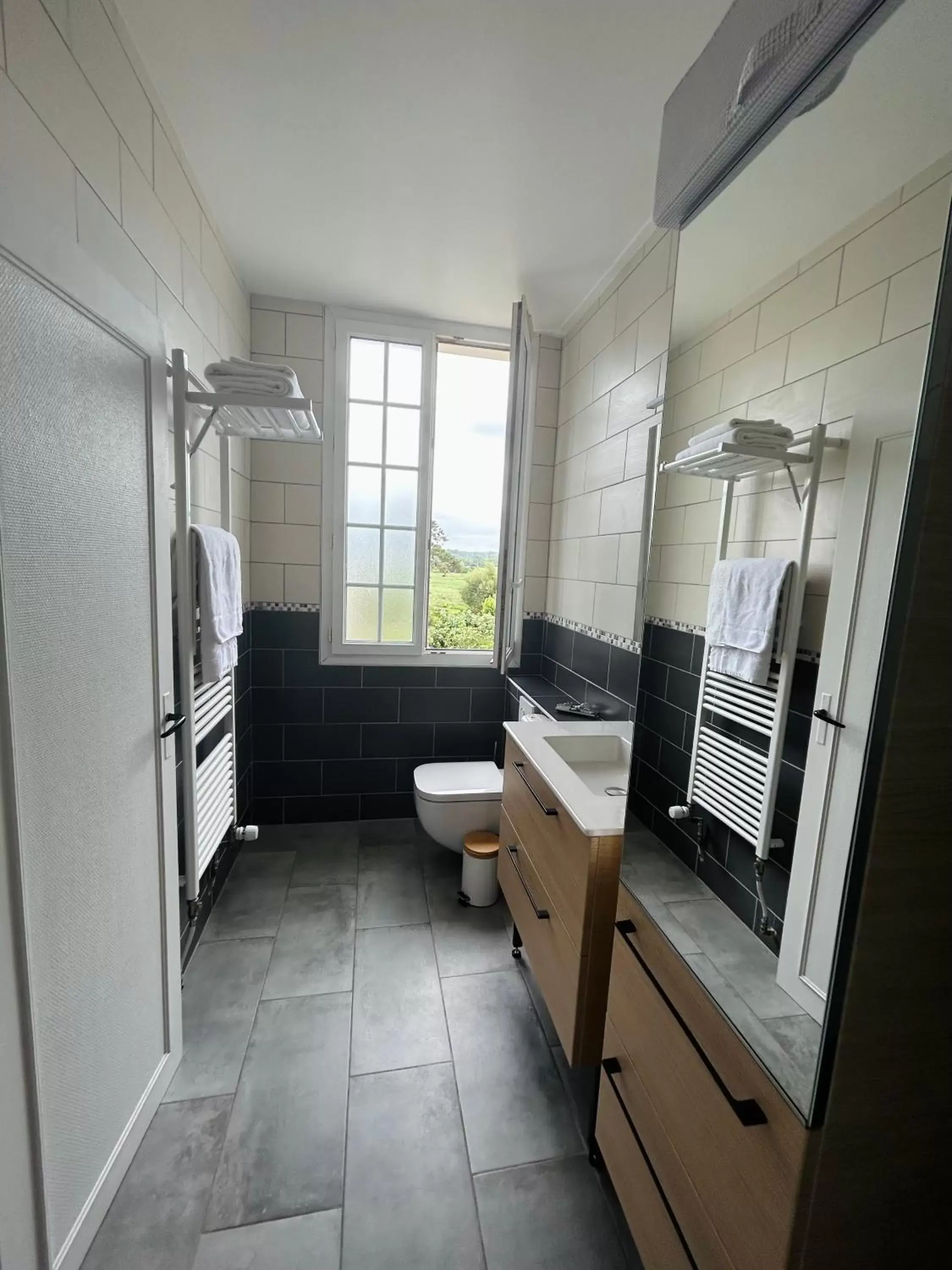 Double Room with Garden View in Hôtel De La Mer - Deauville Blonville - Boutique Hôtel de charme vue Mer ou Campagne - Accès direct plage Double Room with Garden View in Hôtel De La Mer - Deauville Blonville - Boutique Hôtel de charme vue Mer ou Campagne - Accès direct plage