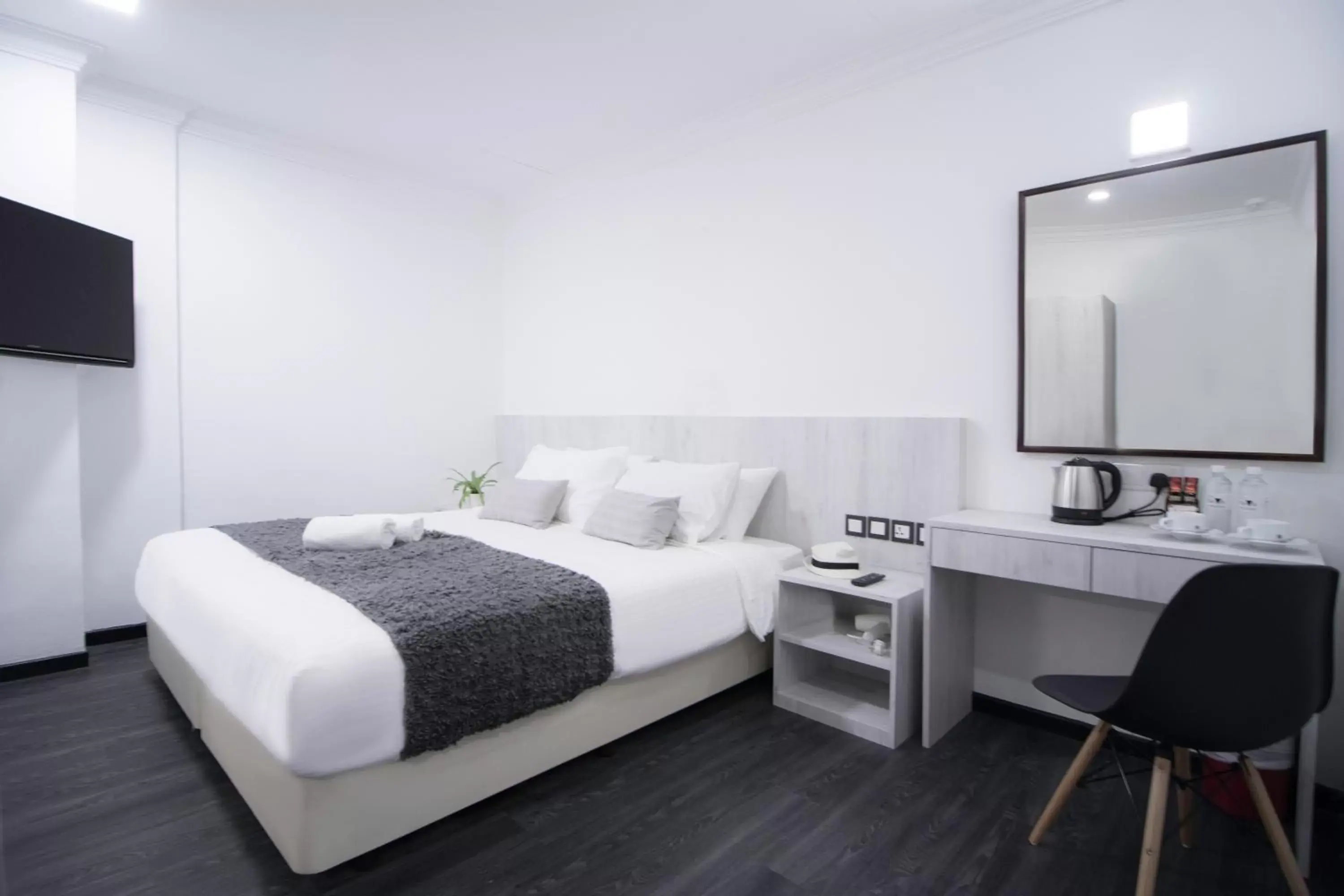 Premier King without Window (Ground Floor) in Harbour Ville Hotel - Hamilton Premier King without Window (Ground Floor) in Harbour Ville Hotel - Hamilton