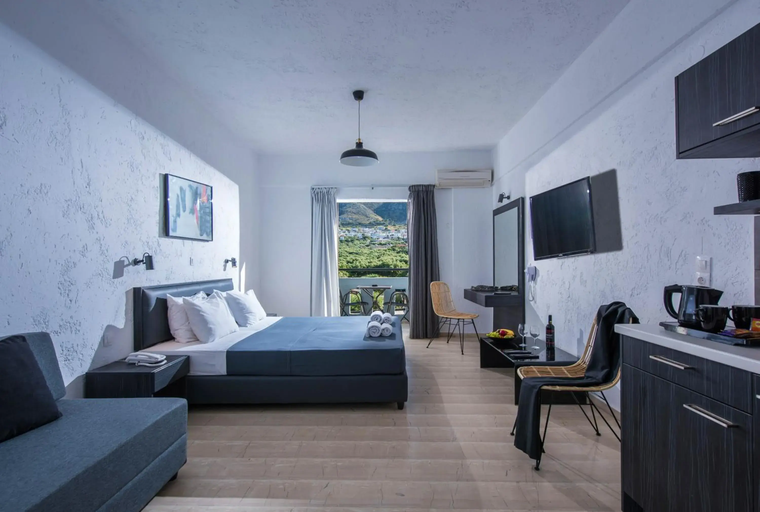 Superior Double Room in Indigo Inn Superior Double Room in Indigo Inn