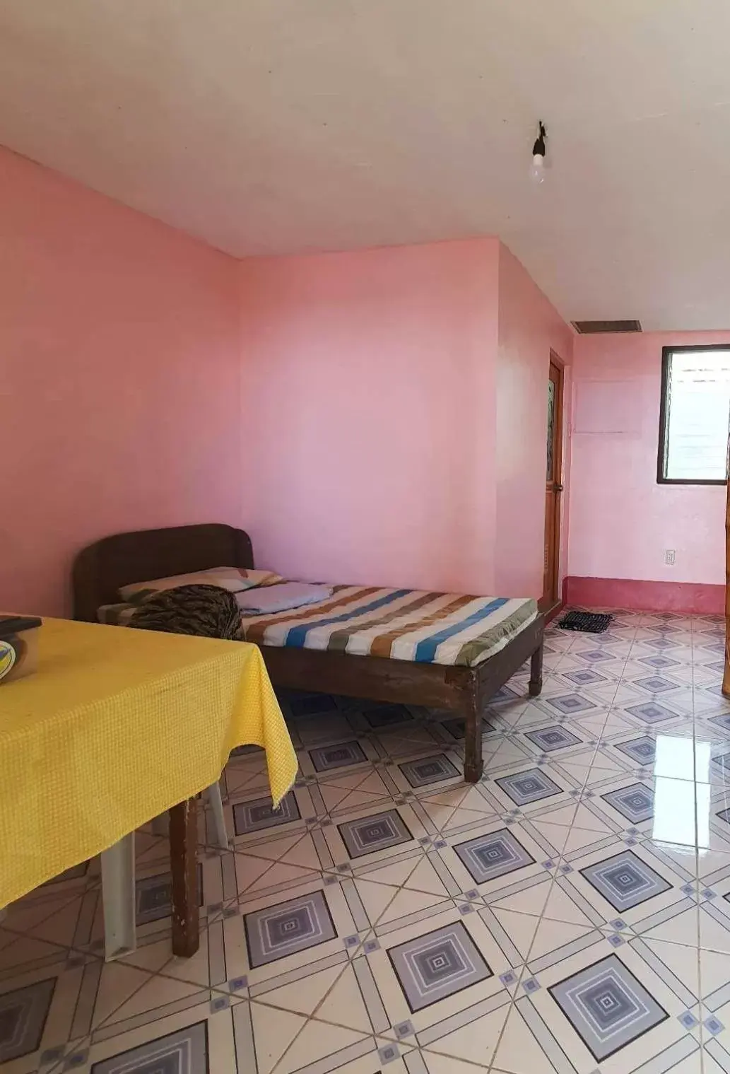 Single Bed in Dormitory Room in Paseo Del Mar Seaside Inn Single Bed in Dormitory Room in Paseo Del Mar Seaside Inn