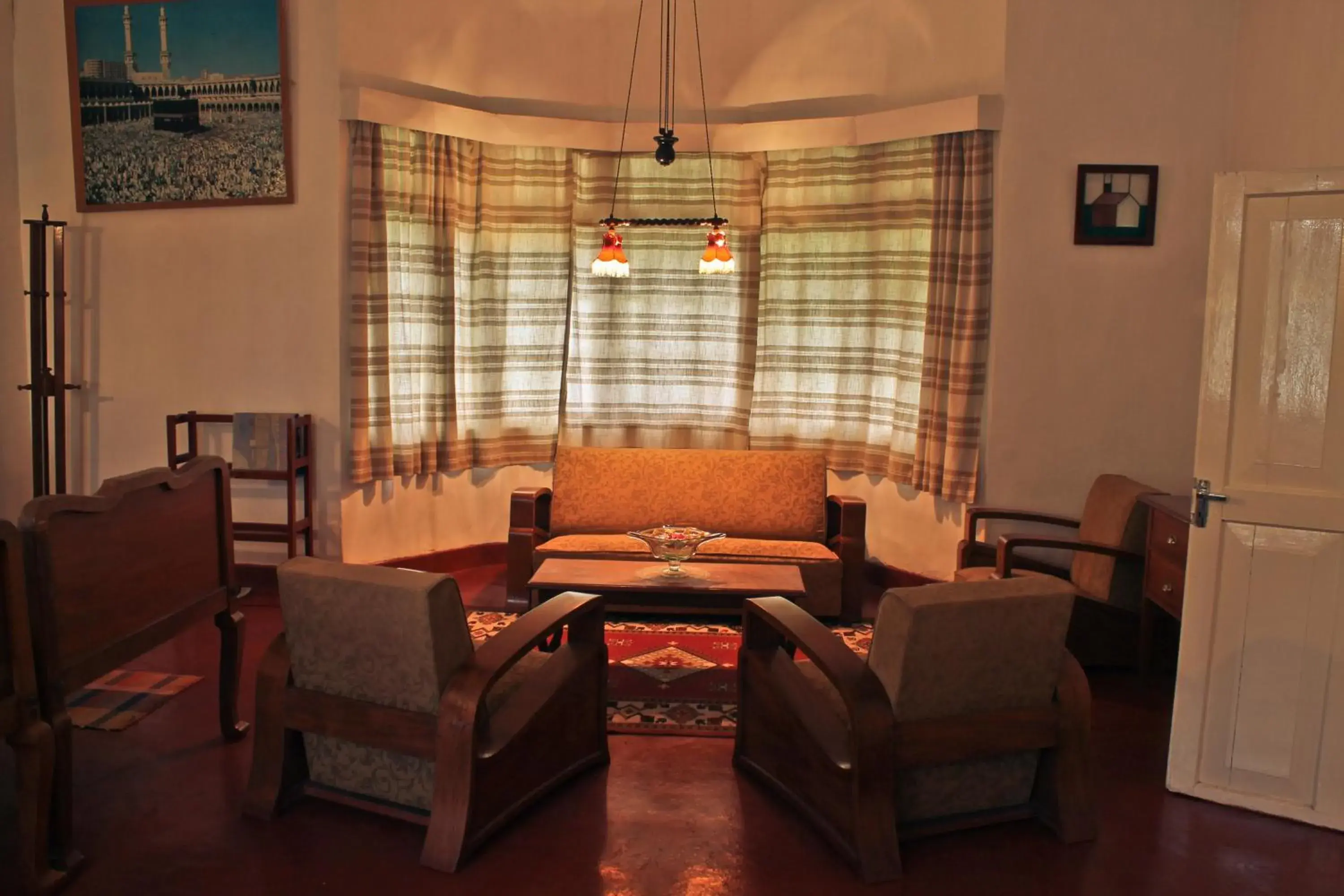 Family Room in Hatale Tea Estate Bungalow Family Room in Hatale Tea Estate Bungalow