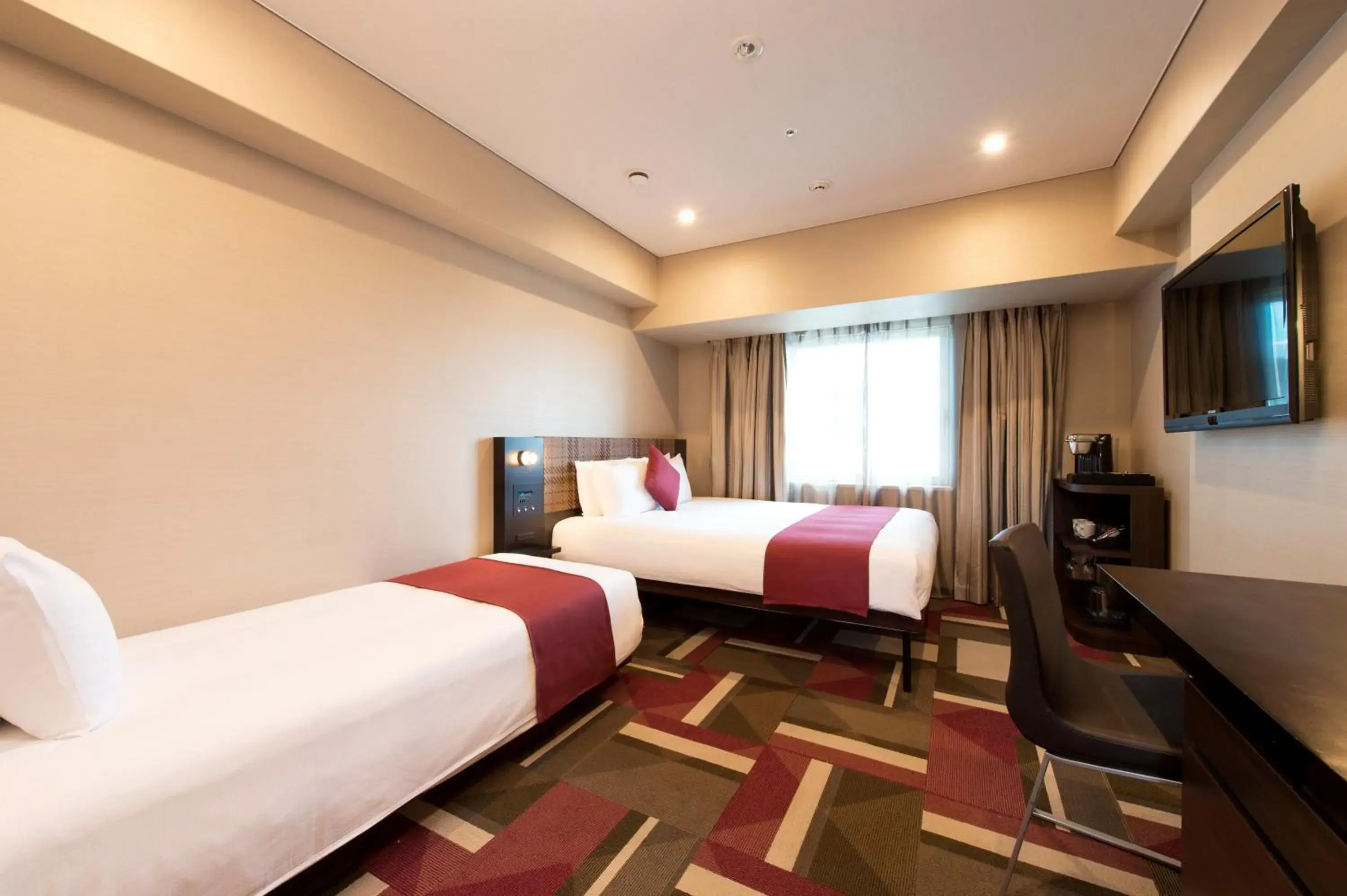 Deluxe Queen Room with Sofa Bed in Hotel Villa Fontaine Kobe Sannomiya Deluxe Queen Room with Sofa Bed in Hotel Villa Fontaine Kobe Sannomiya