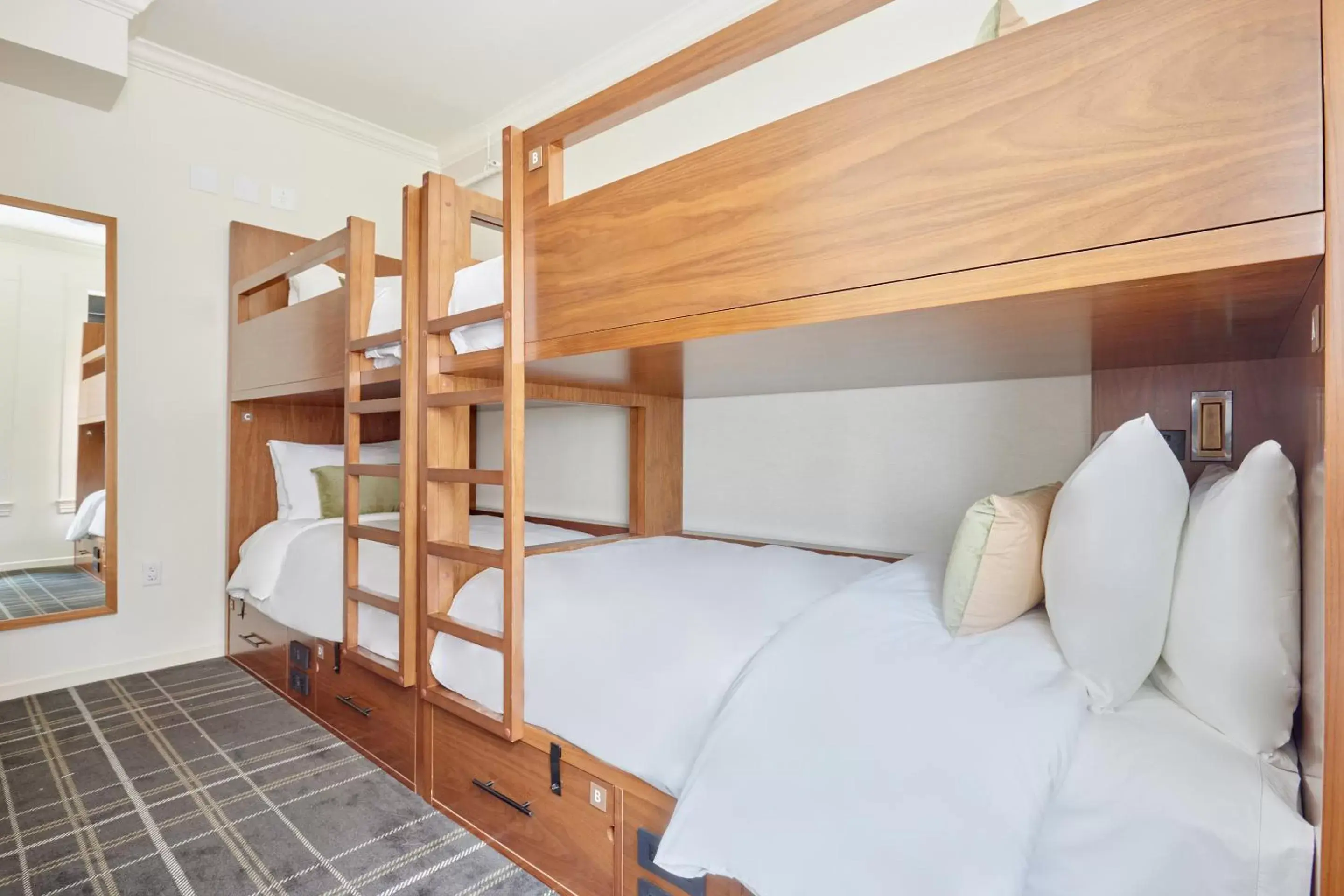 Superior Quadruple Room in FOUND Hotel, San Francisco Superior Quadruple Room in FOUND Hotel, San Francisco