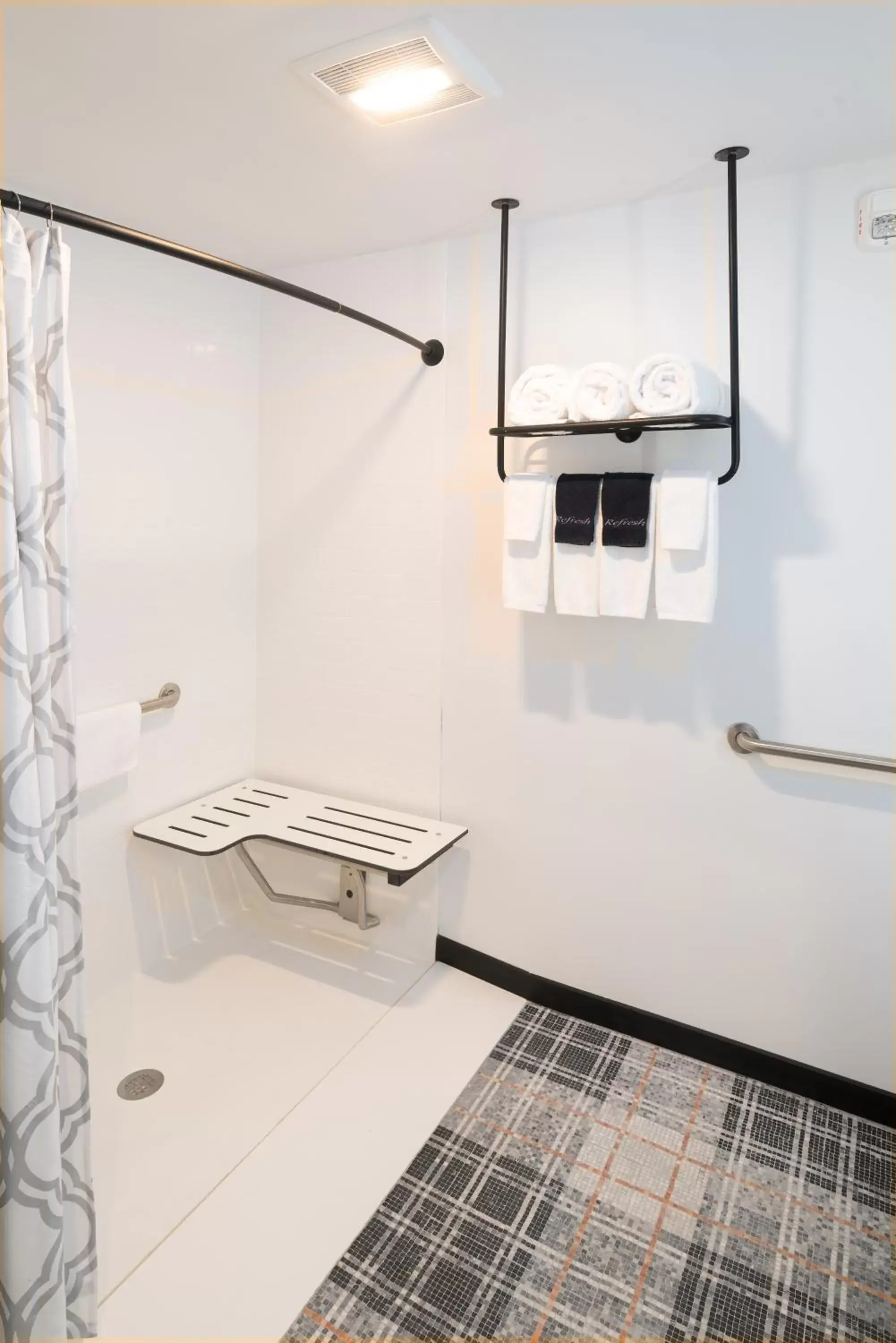 Queen Room - Disability Access in The Craftsman Inn & Suites Queen Room - Disability Access in The Craftsman Inn & Suites