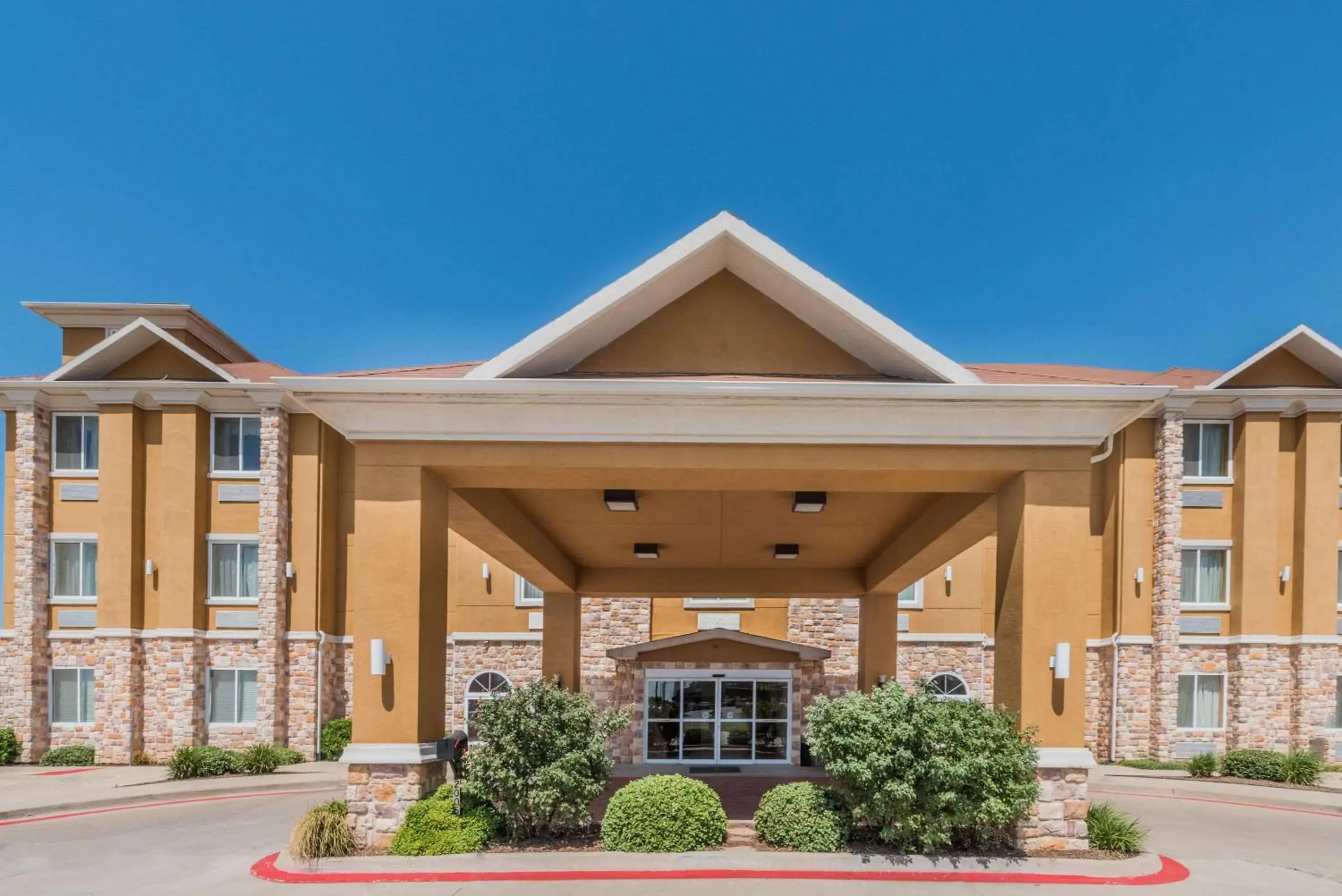 Days Inn & Suites by Wyndham Cleburne TX Days Inn & Suites by Wyndham Cleburne TX