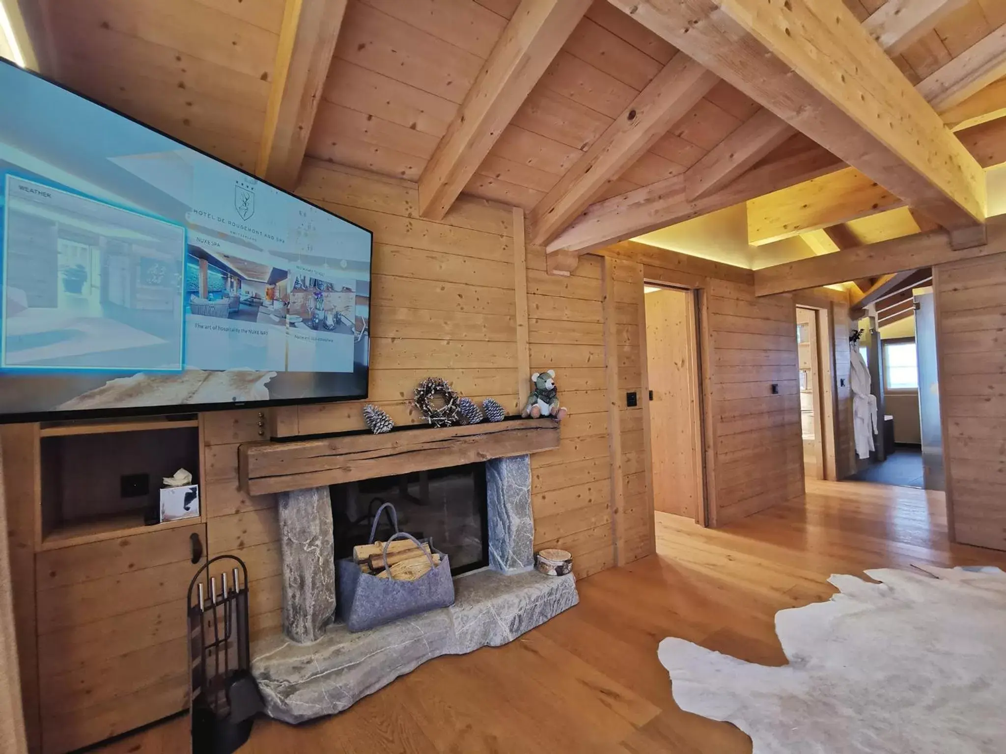 Penthouse Suite with Terrace and Mountain View in Hôtel de Rougemont & Spa Penthouse Suite with Terrace and Mountain View in Hôtel de Rougemont & Spa