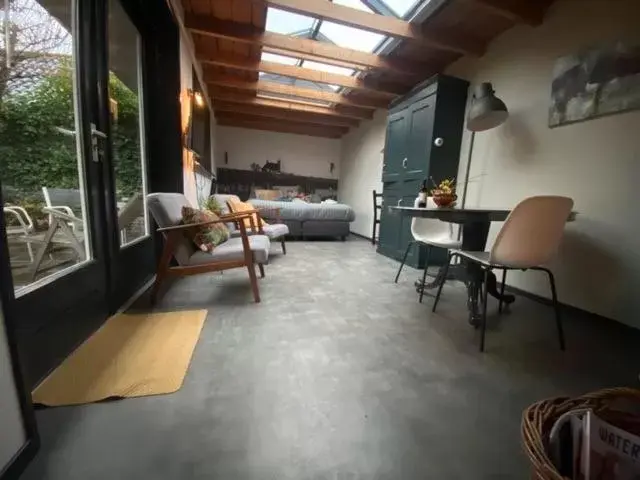 Seating Area in B&B de Garaazje Seating Area in B&B de Garaazje