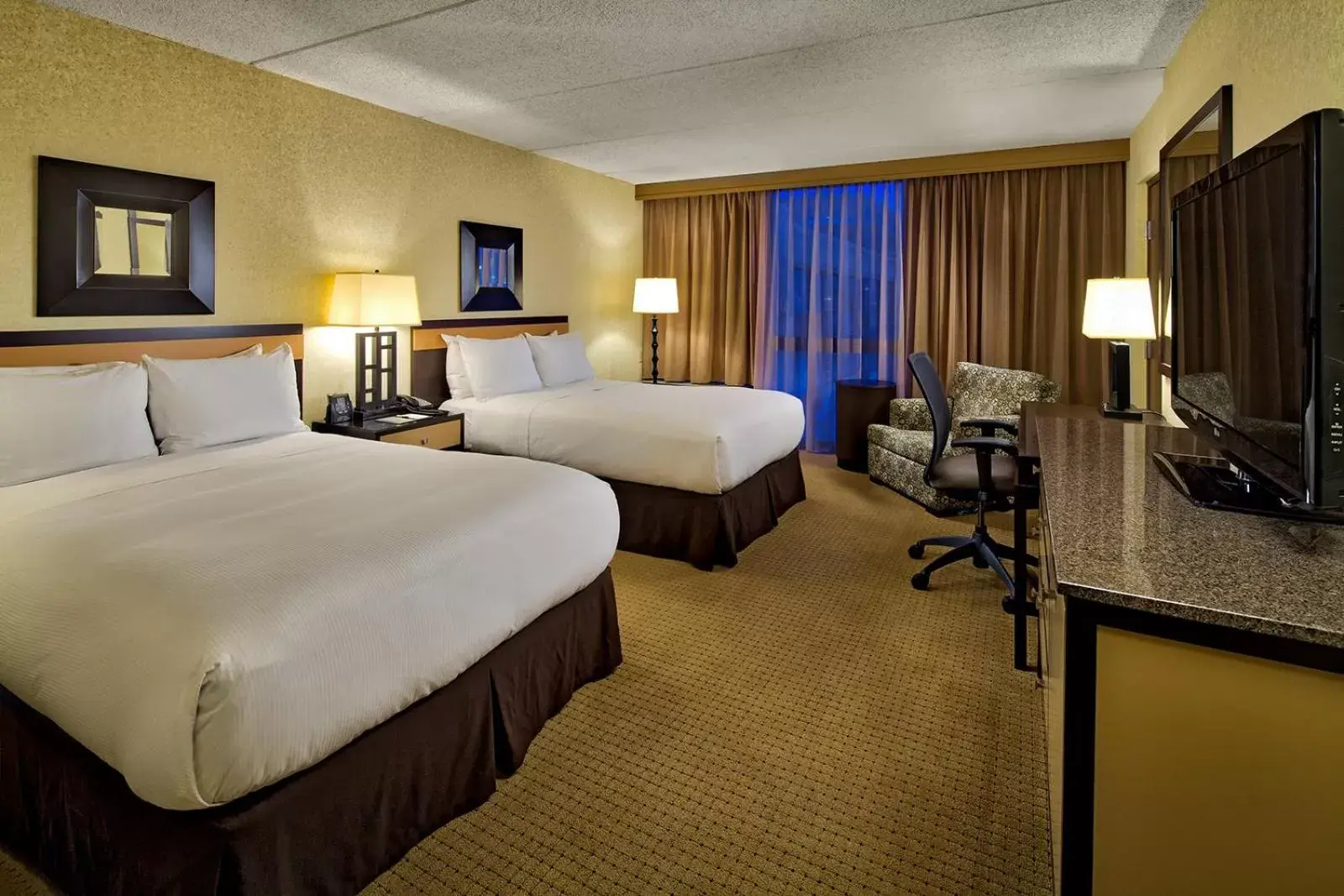 Double Suite with Two Double Beds and Sofa Bed in DoubleTree by Hilton Chicago - Arlington Heights Double Suite with Two Double Beds and Sofa Bed in DoubleTree by Hilton Chicago - Arlington Heights