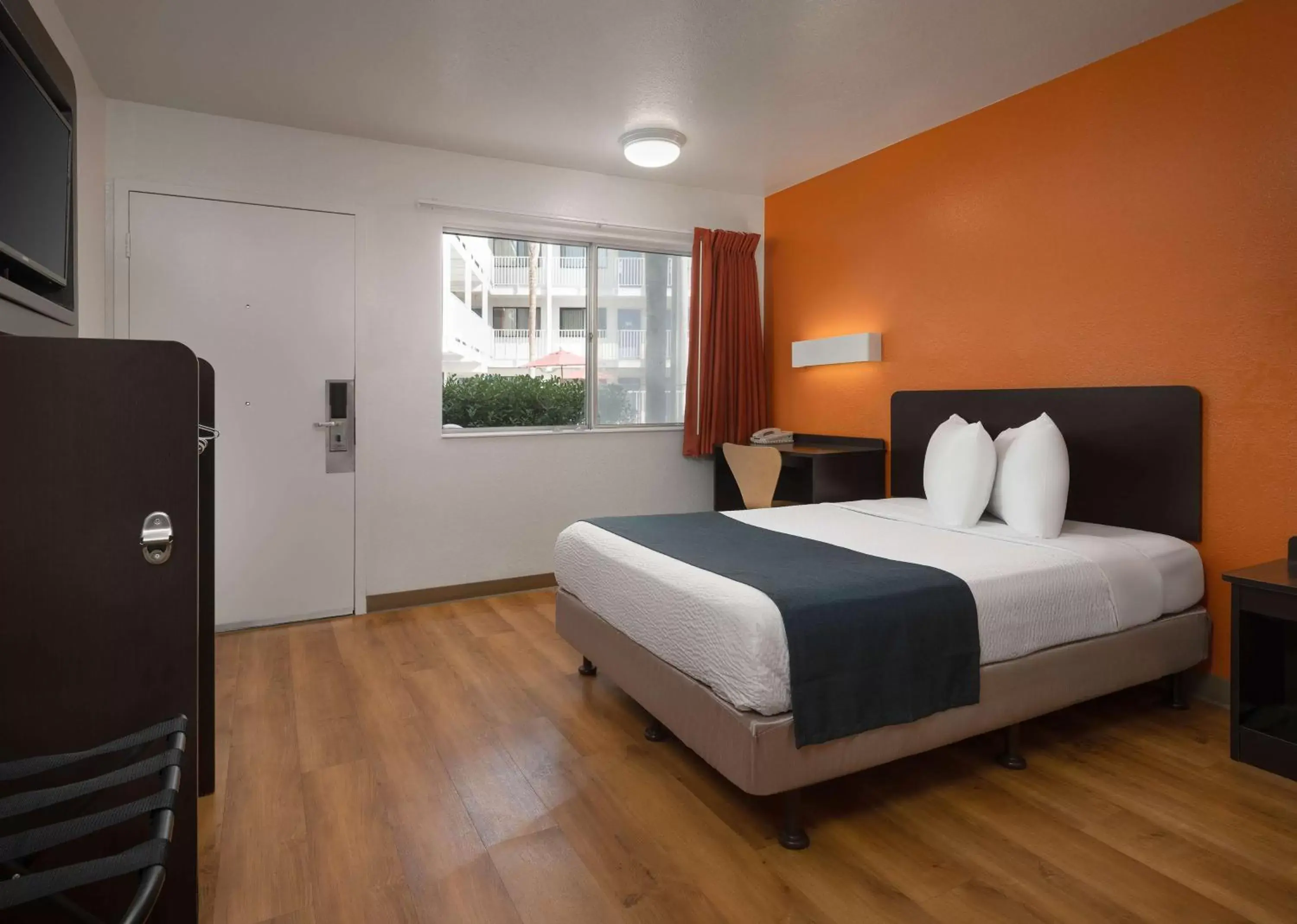 Queen Room - single occupancy in Motel 6-Carpinteria, CA - Santa Barbara - North Queen Room - single occupancy in Motel 6-Carpinteria, CA - Santa Barbara - North
