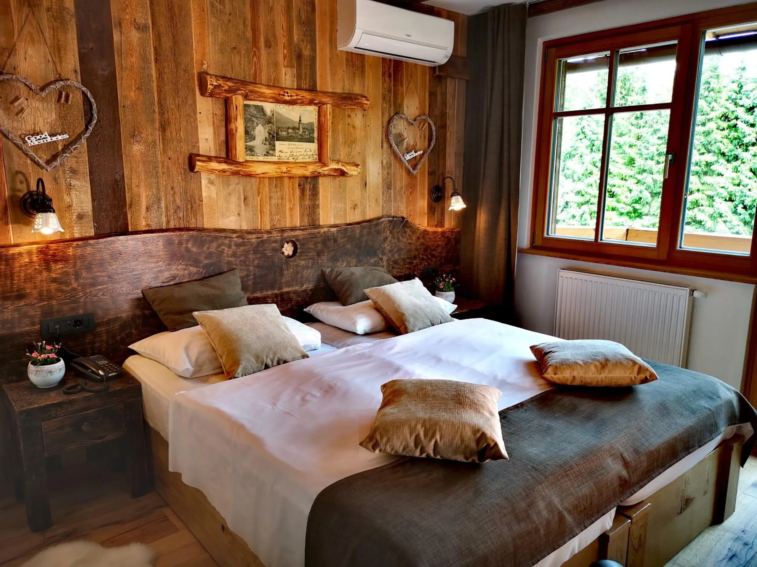 Double or Twin Room with Extra Bed and Balcony in Ribno Alpine Hotel Double or Twin Room with Extra Bed and Balcony in Ribno Alpine Hotel