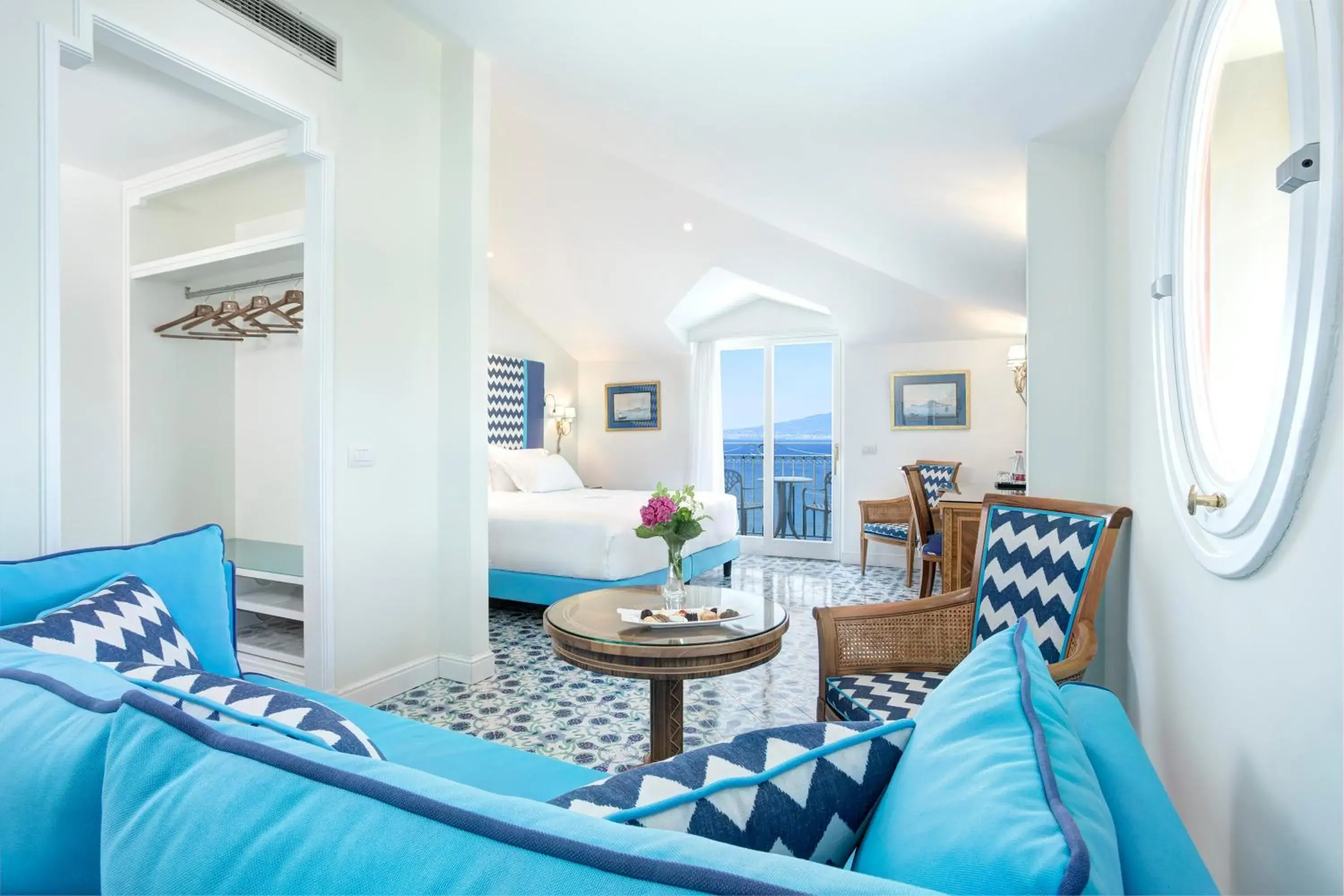 Deluxe Junior Suite in Grand Hotel Ambasciatori Deluxe Junior Suite in Grand Hotel Ambasciatori