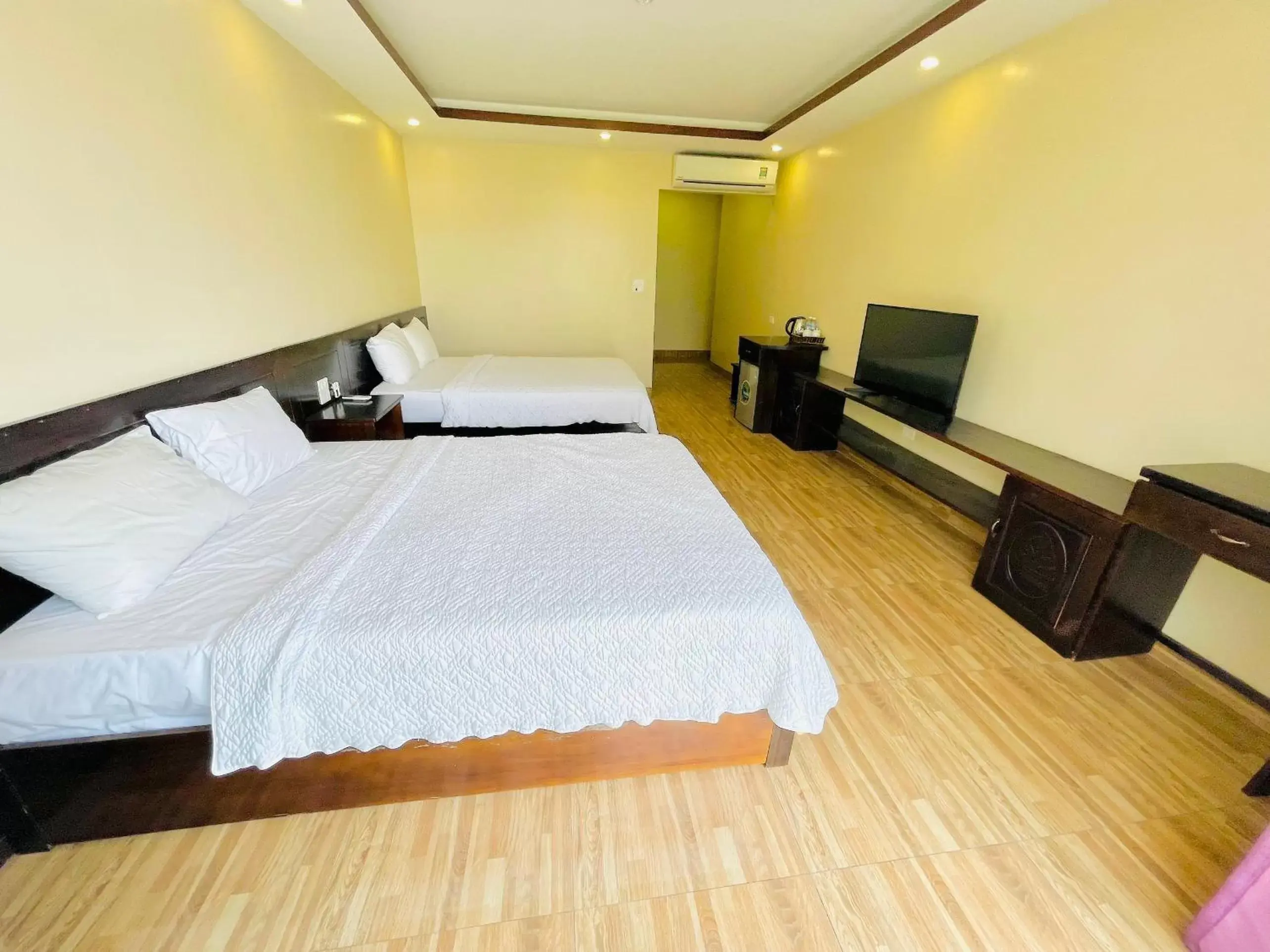 Deluxe Room in Tuan Chau Havana Hotel Deluxe Room in Tuan Chau Havana Hotel