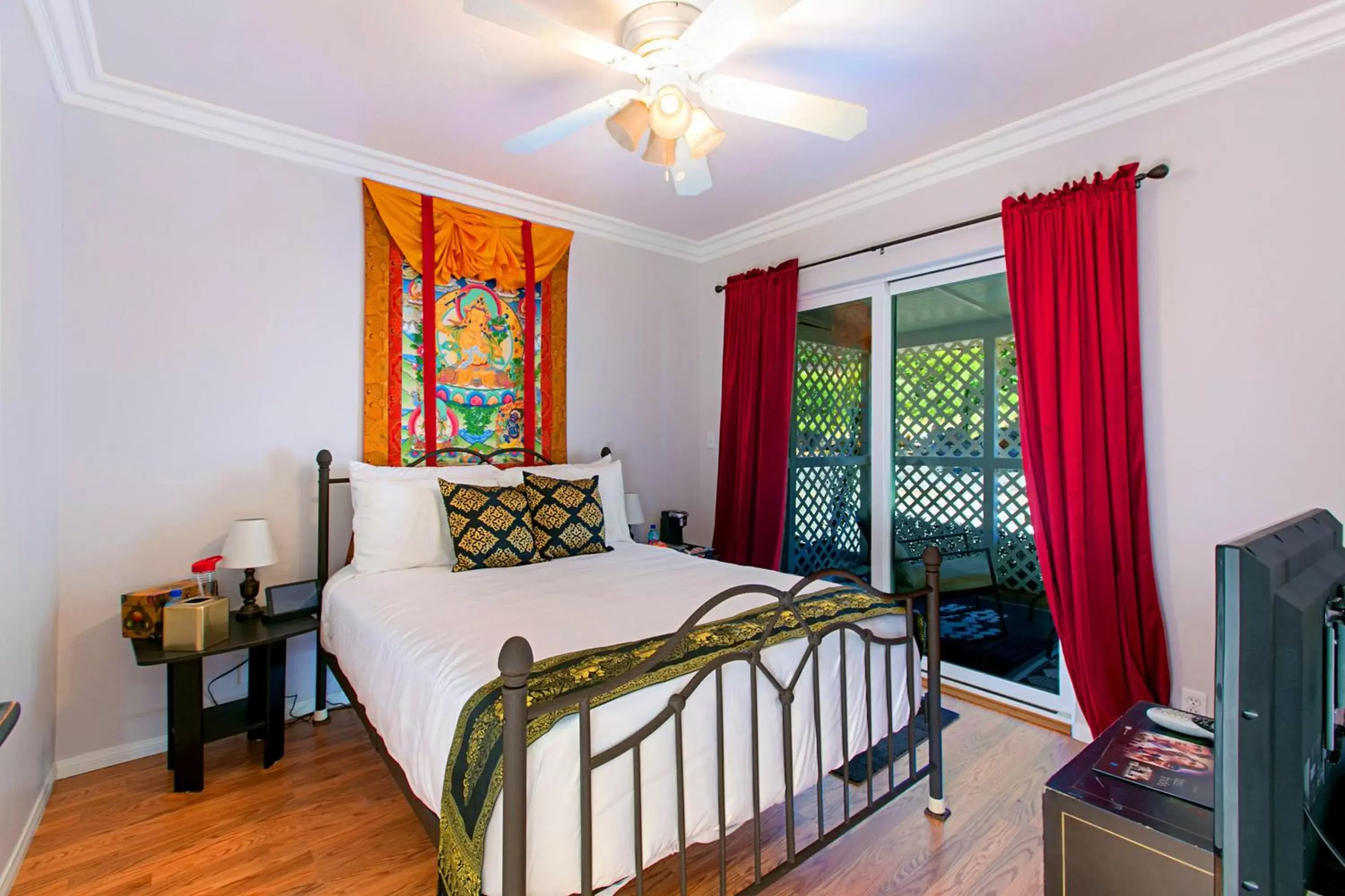 Small Twin Room in Quiet Mind Mountain Lodge, Retreat & Spa Small Twin Room in Quiet Mind Mountain Lodge, Retreat & Spa