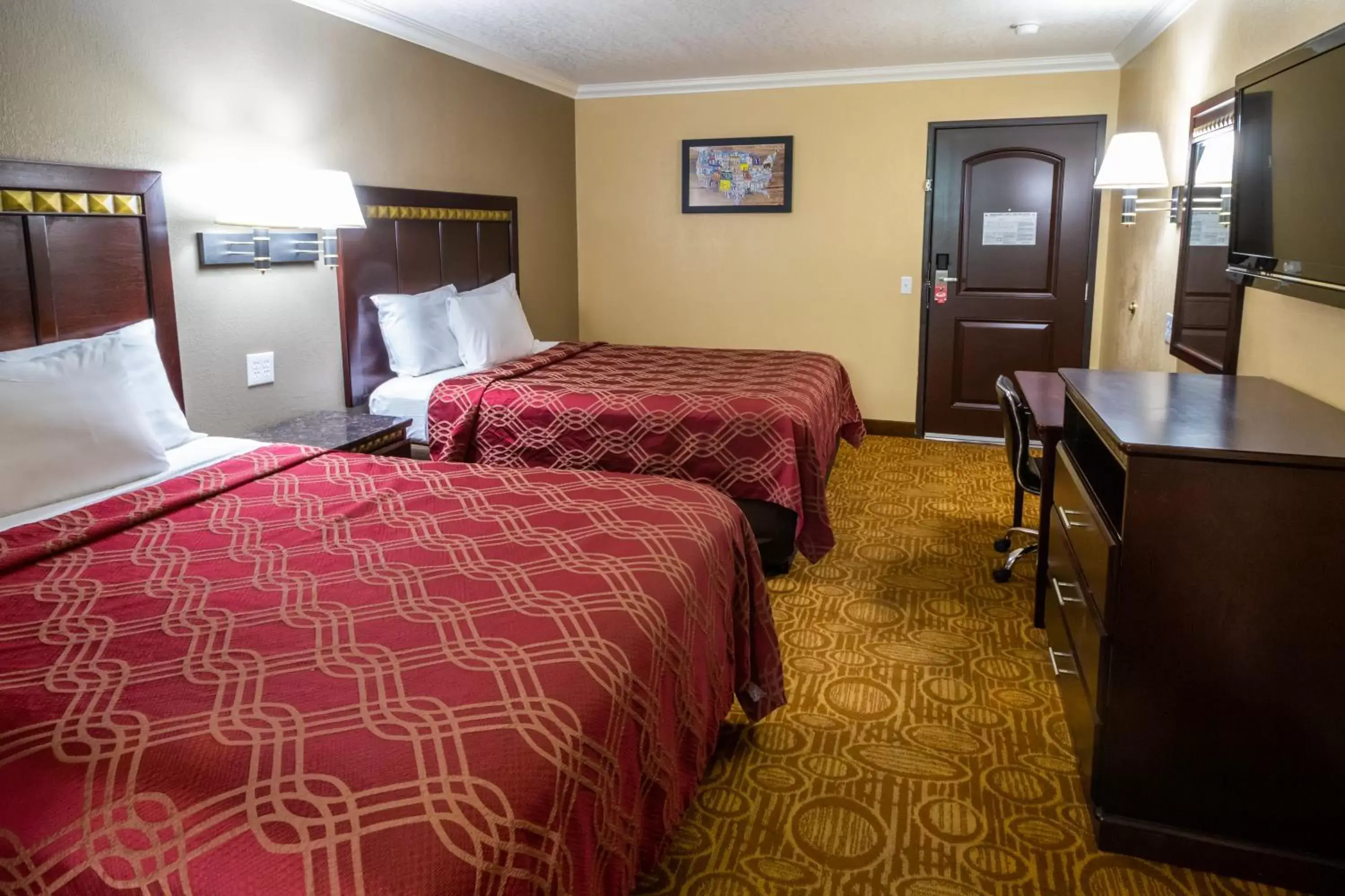 Queen Room with Two Queen Beds - Non-Smoking in Econo Lodge Inn & Suites Fallbrook Downtown Queen Room with Two Queen Beds - Non-Smoking in Econo Lodge Inn & Suites Fallbrook Downtown