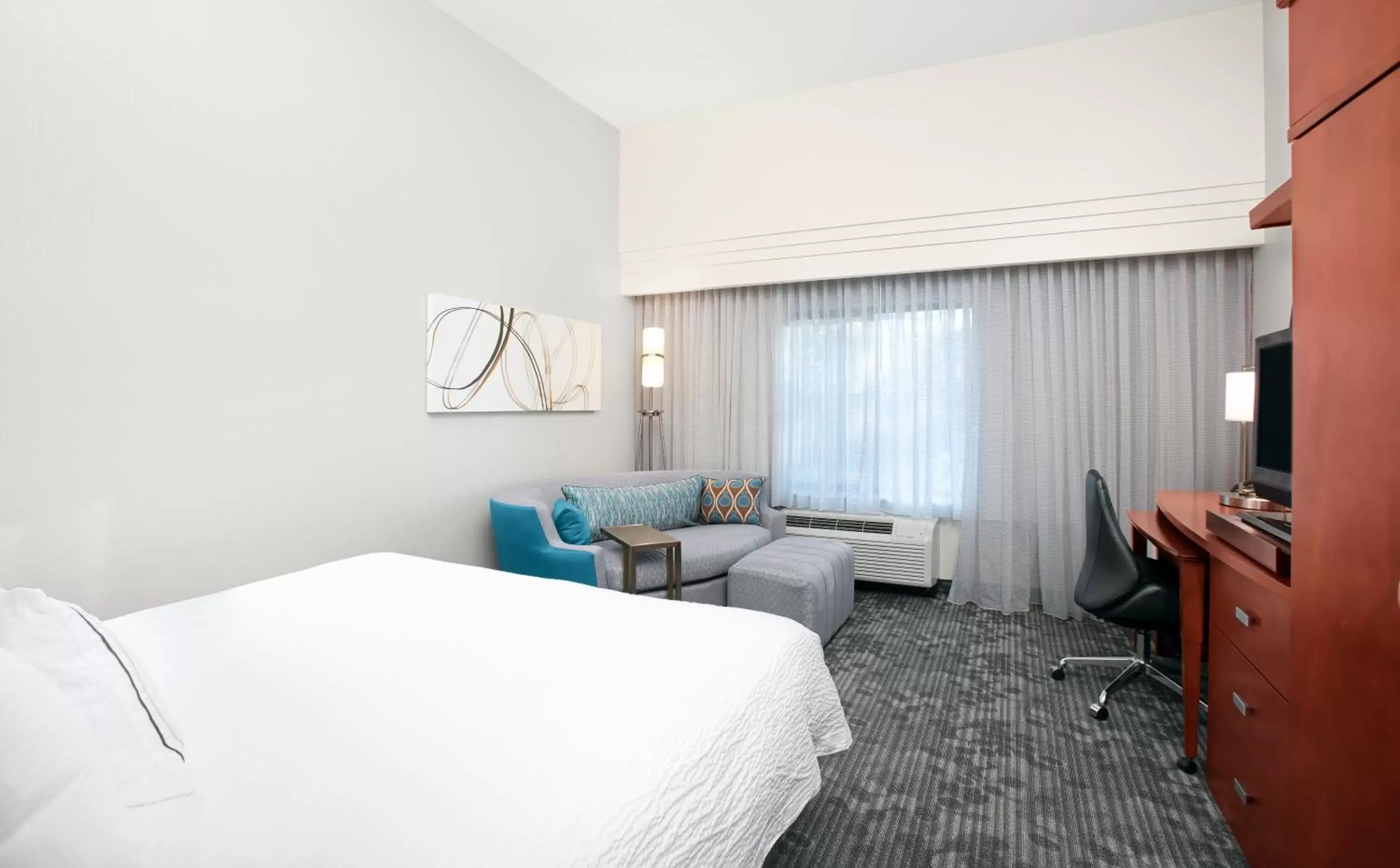 King Room with Sofa Bed in Courtyard by Marriott St. Augustine I-95 King Room with Sofa Bed in Courtyard by Marriott St. Augustine I-95