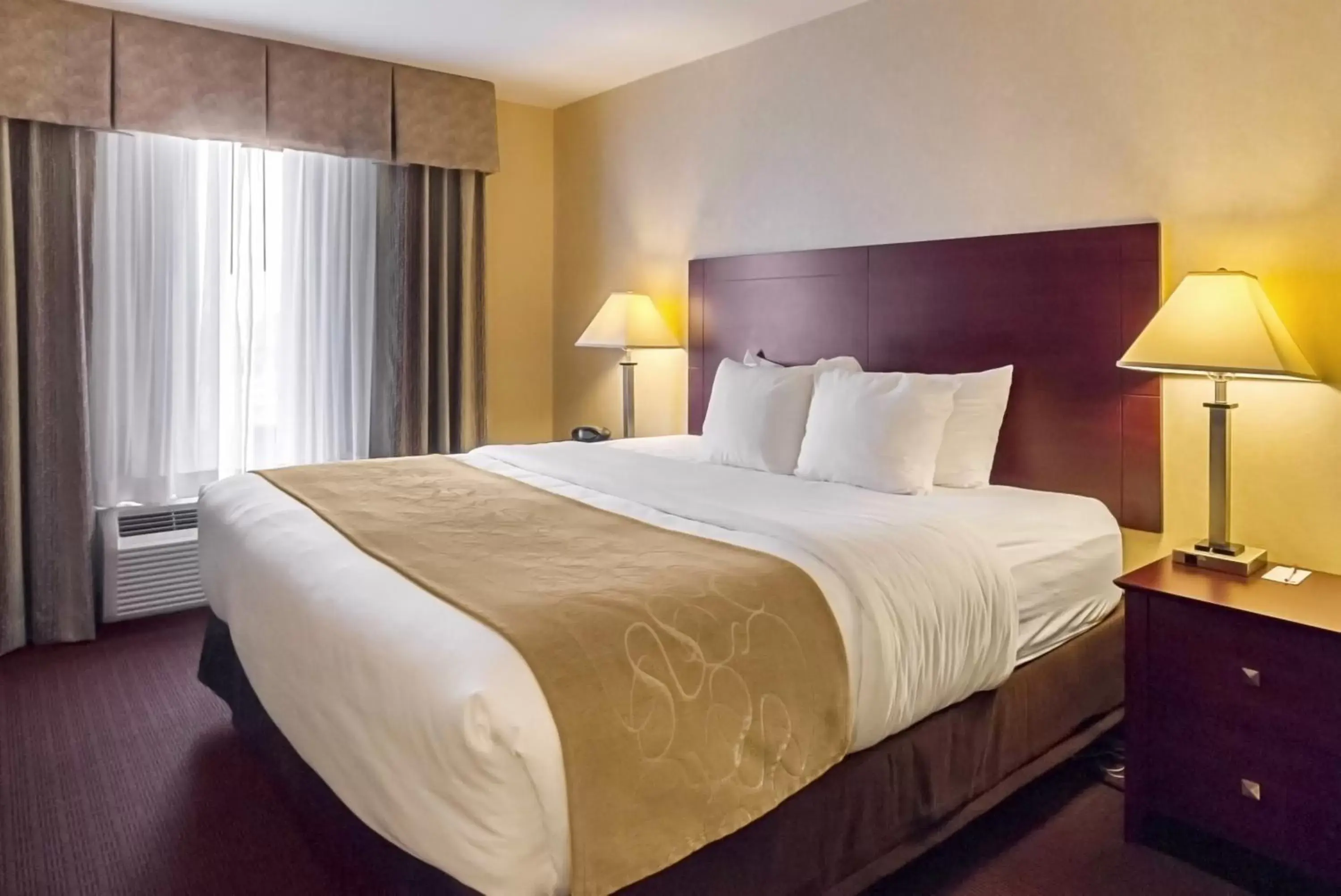 King Suite - Non-Smoking in Comfort Suites Manhattan King Suite - Non-Smoking in Comfort Suites Manhattan