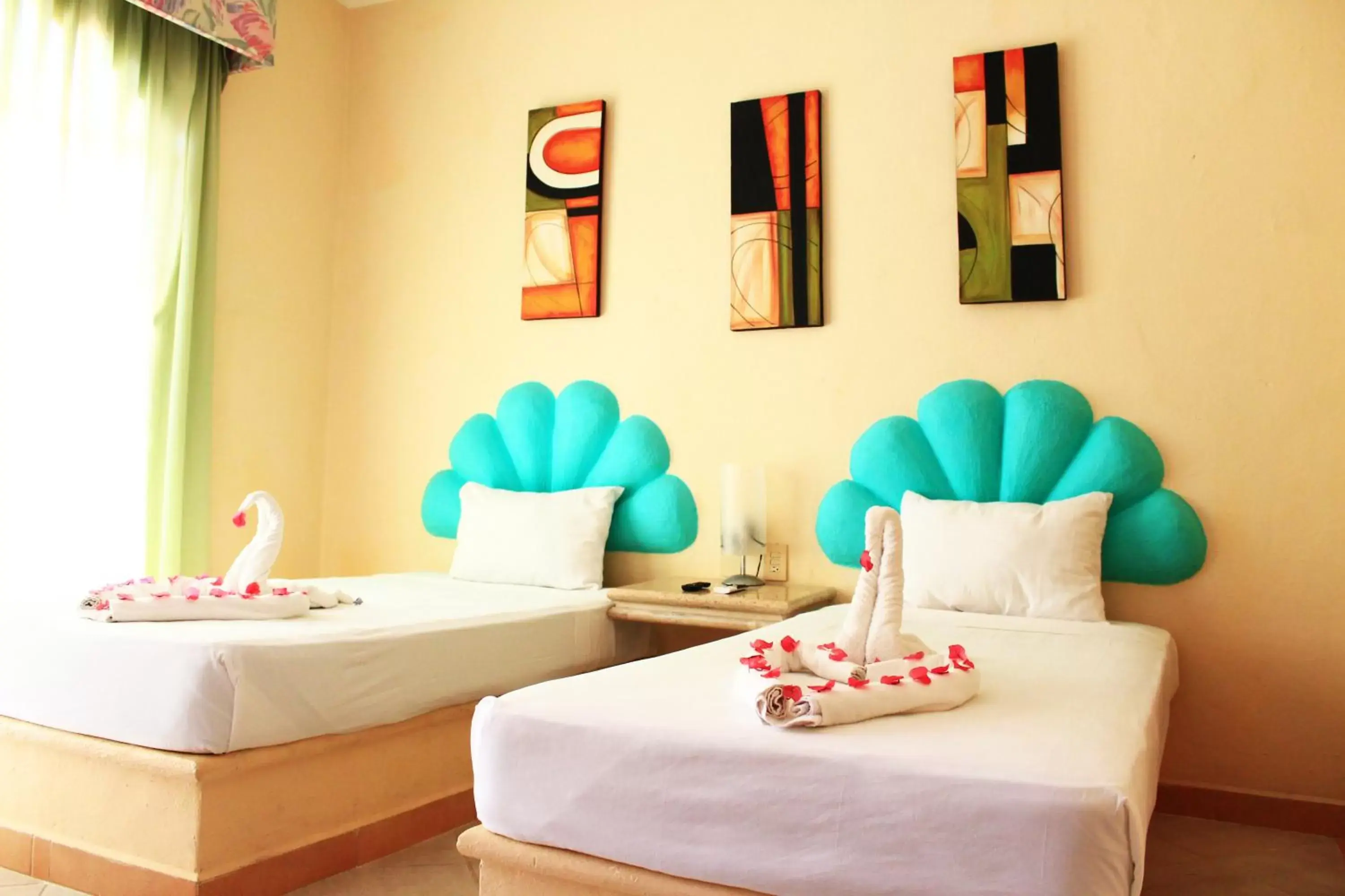 Double Standard in "5TH AVENUE" Beach Balance, "1 block to the beach" "by BFH" Double Standard in "5TH AVENUE" Beach Balance, "1 block to the beach" "by BFH"