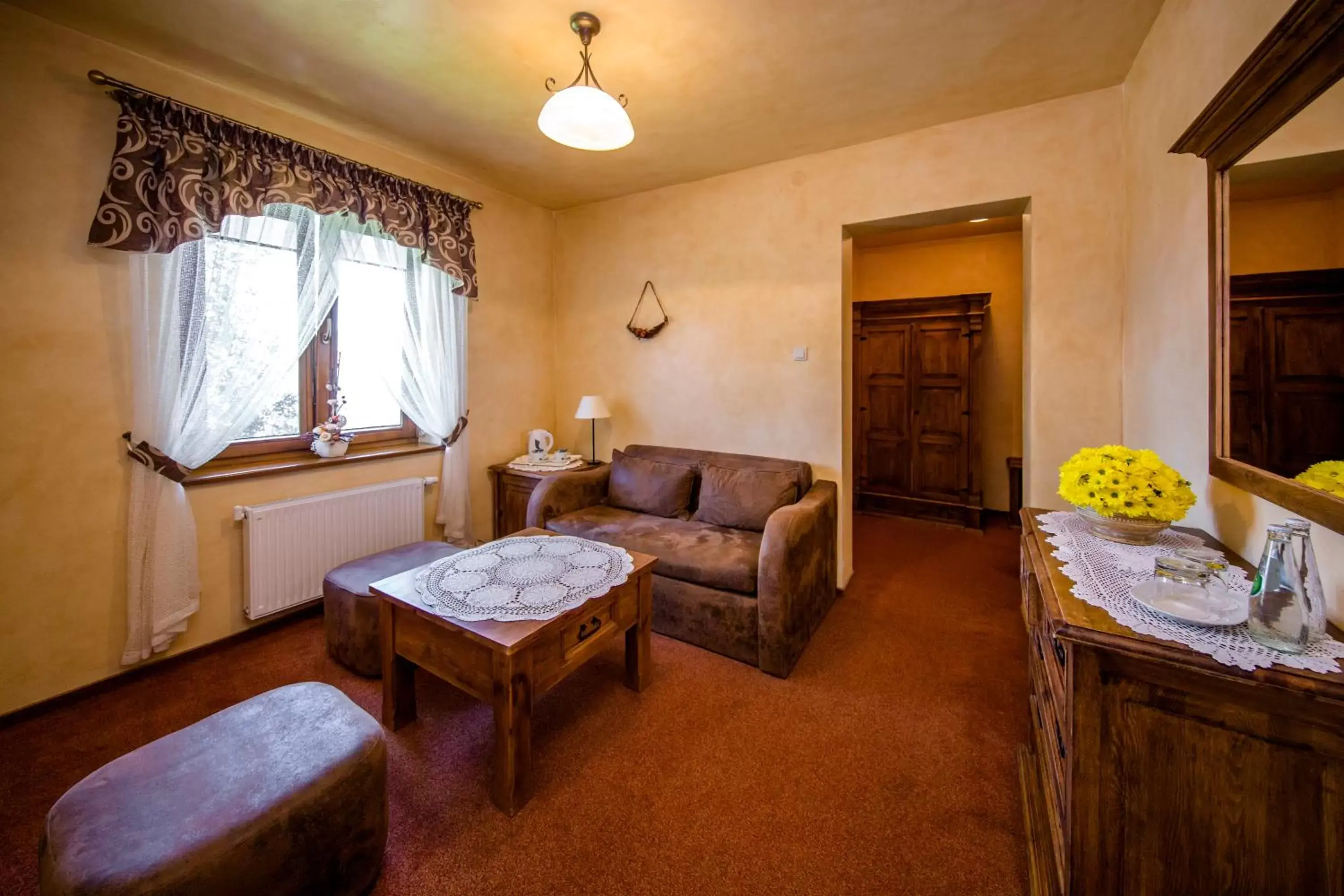 Deluxe Double Room in Hotel Dwór Karolówka Deluxe Double Room in Hotel Dwór Karolówka